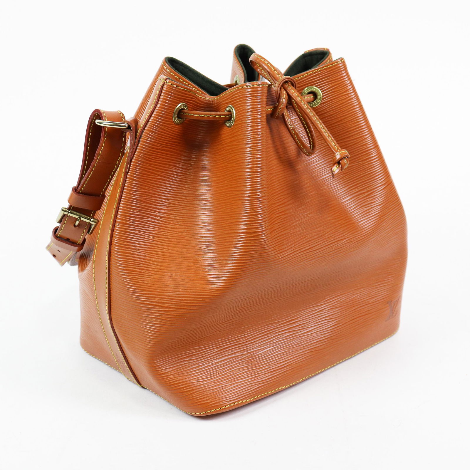 Louis Vuitton Noe PM in Epi (1 of 6)