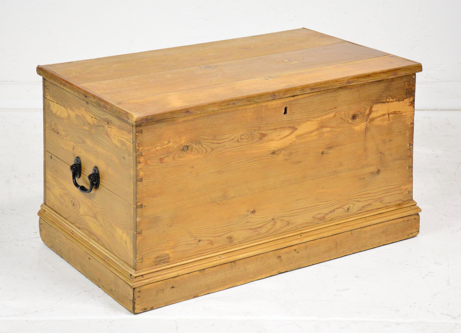 Pine Trunk / Blanket Chest #1 (1 of 3)