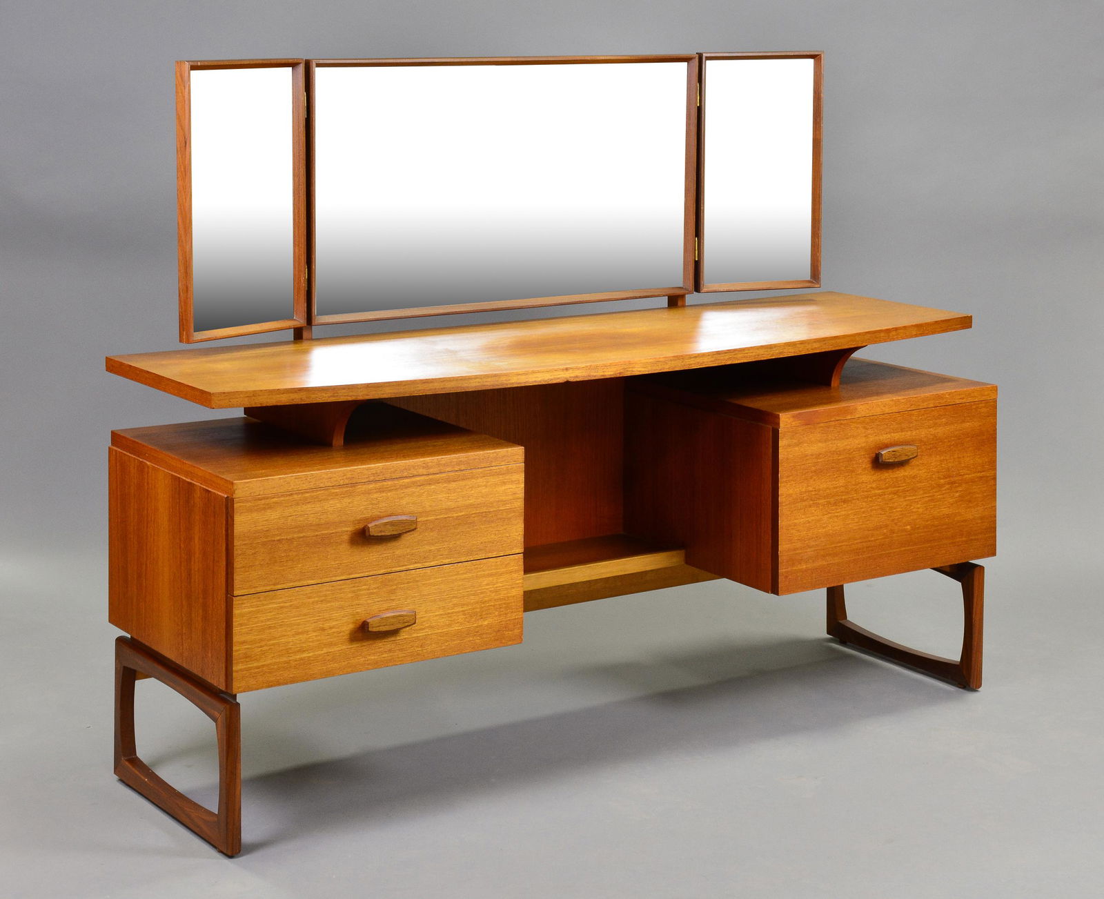 Mid Century G-Plan Quadrille Dresser / Desk #1 (1 of 6)