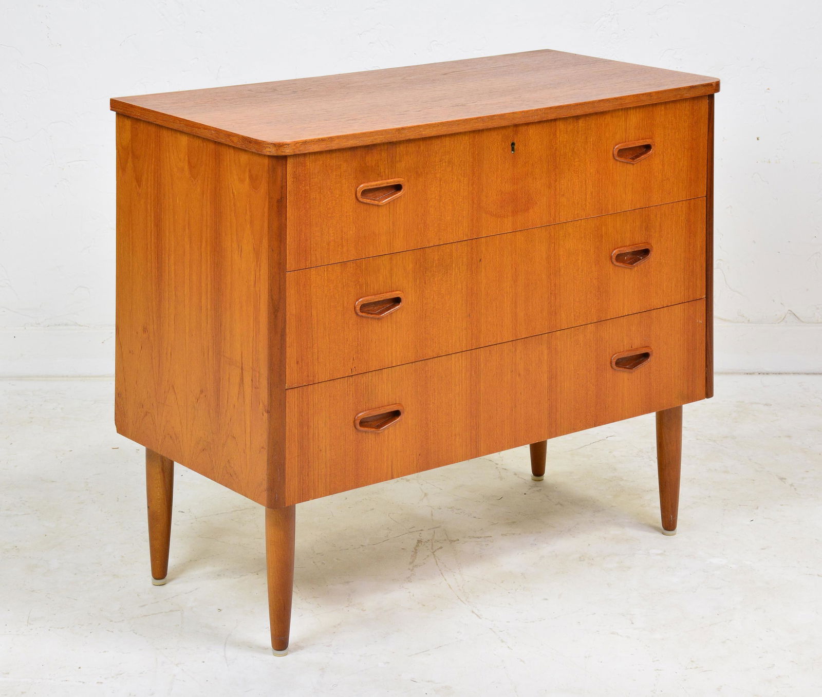 Scandinavian Mid Century Modern Chest (1 of 3)