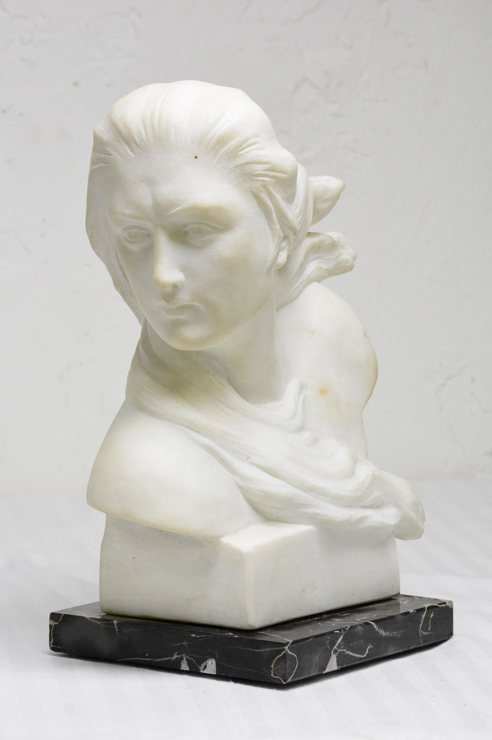 Marble Bust / Lady (1 of 3)