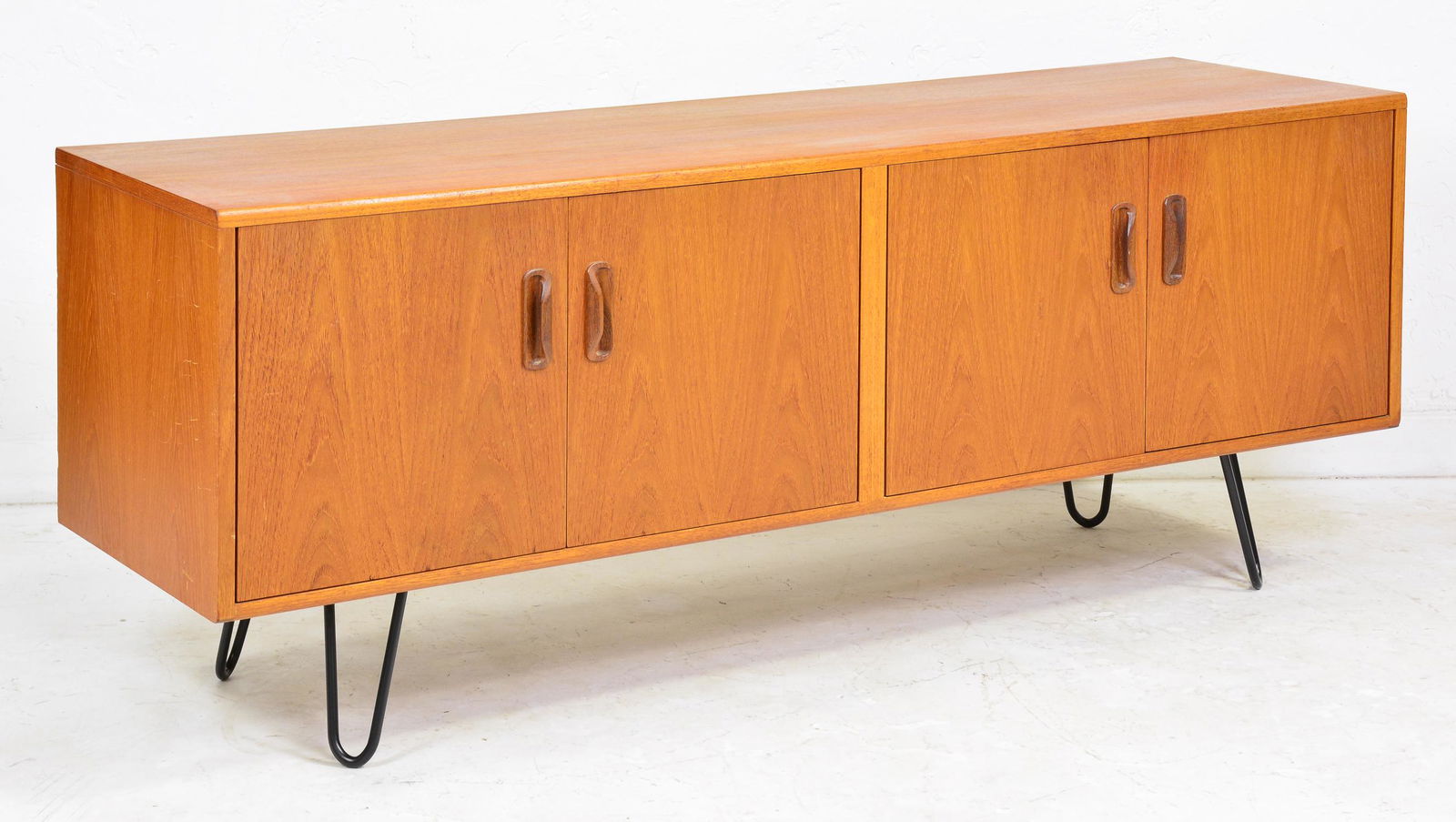 Mid Century Modern Sideboard / Record Cabinet (1 of 4)
