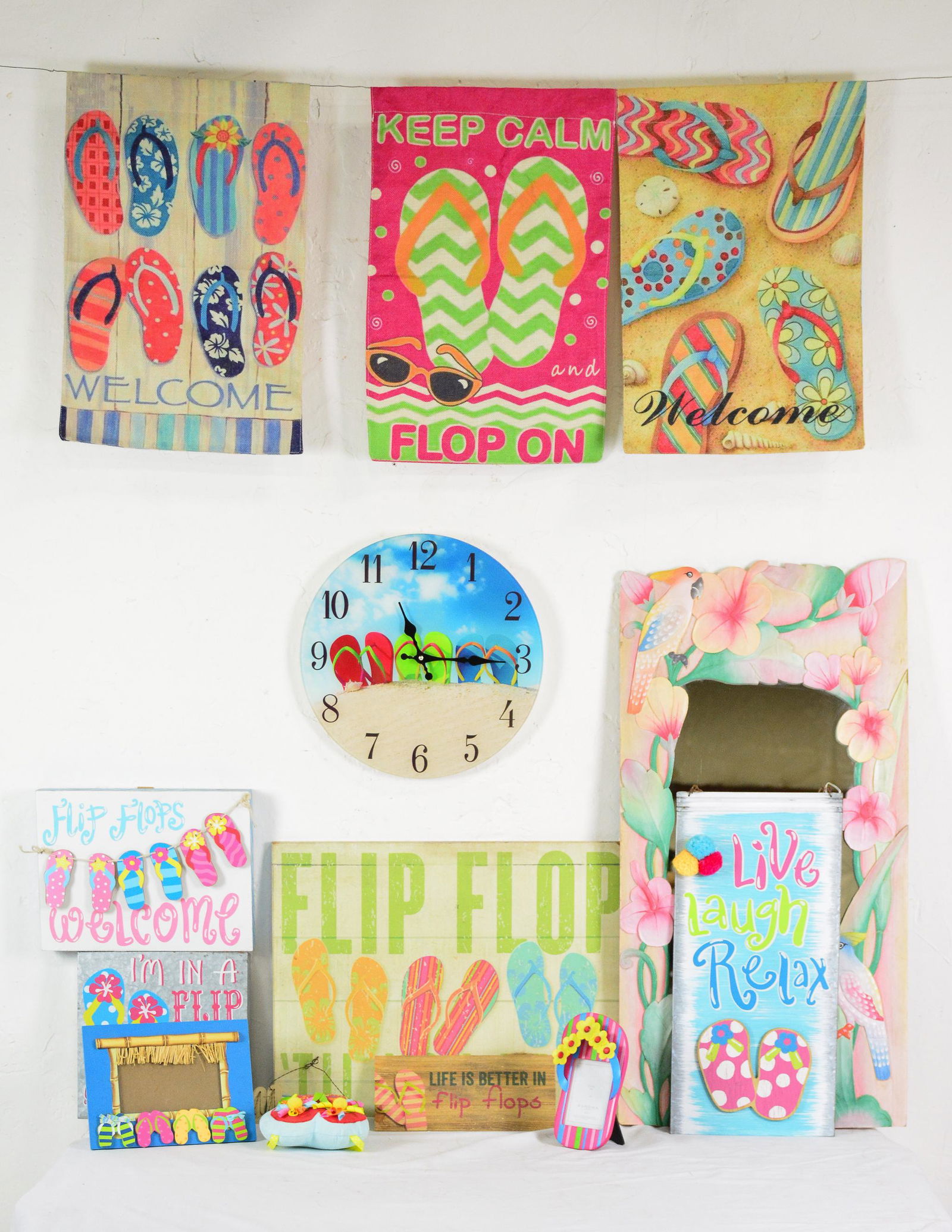 Assorted Collection Of Flip Flop Items (1 of 5)