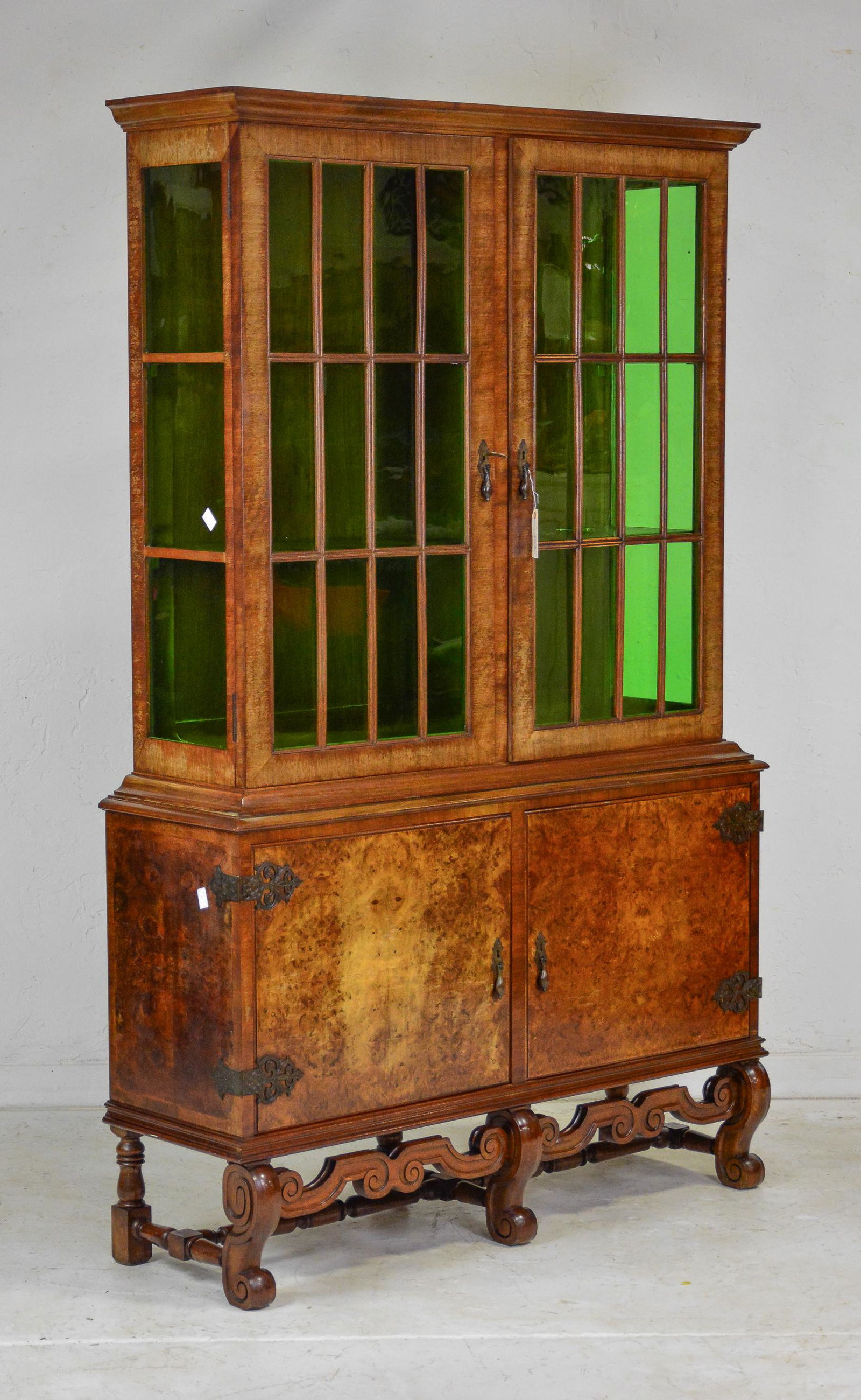 Green Glass Door Display Cabinet / Showcase (1 of 4)