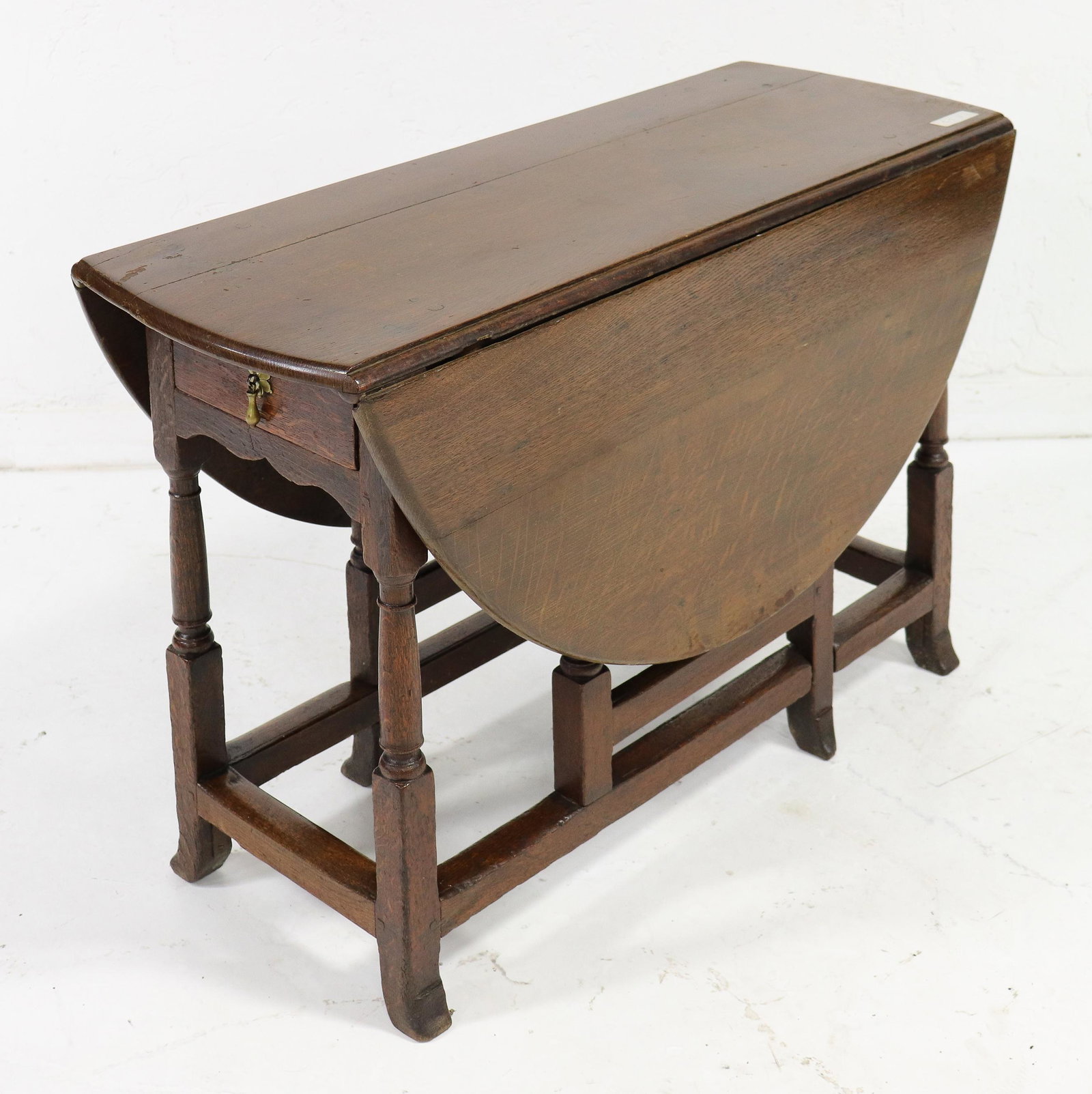 Oak Drop Leaf Table With Drawer (1 of 4)
