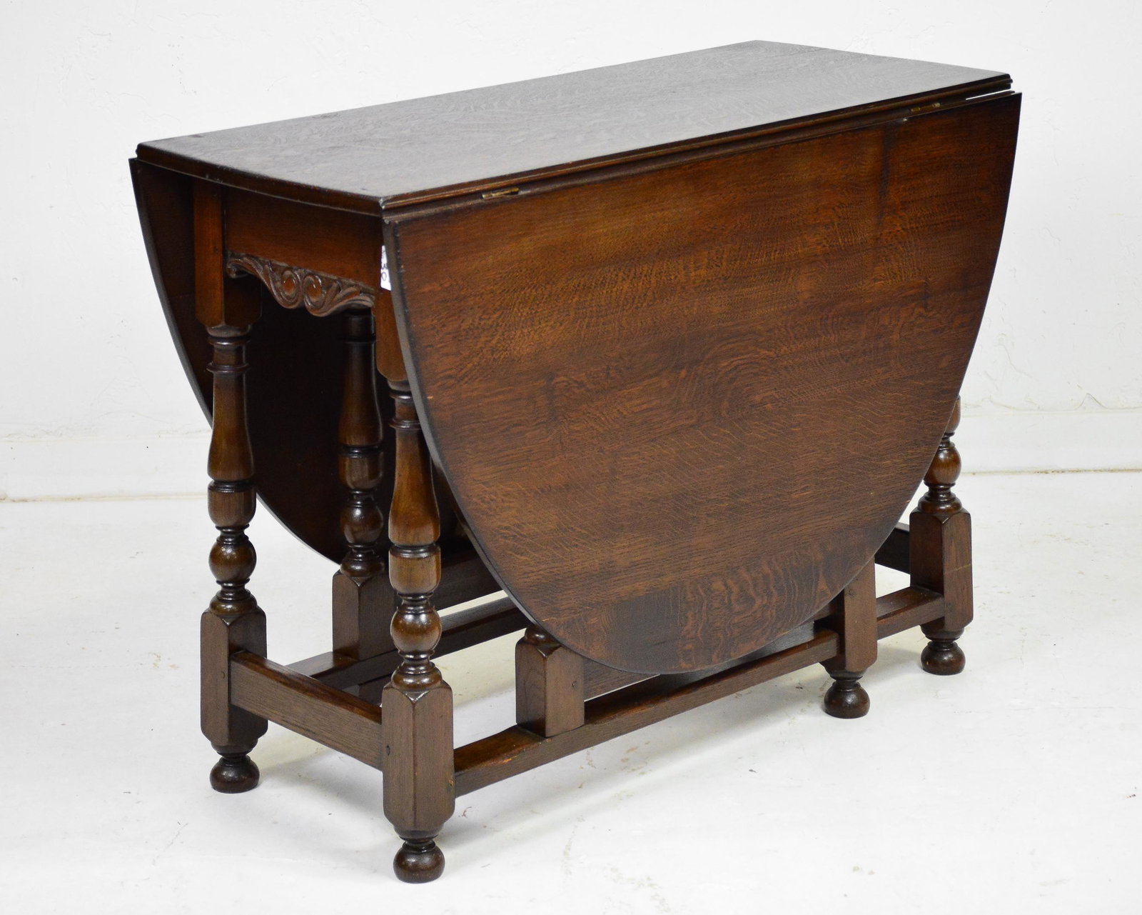 British Oak Drop Leaf / Gateleg Table (1 of 5)
