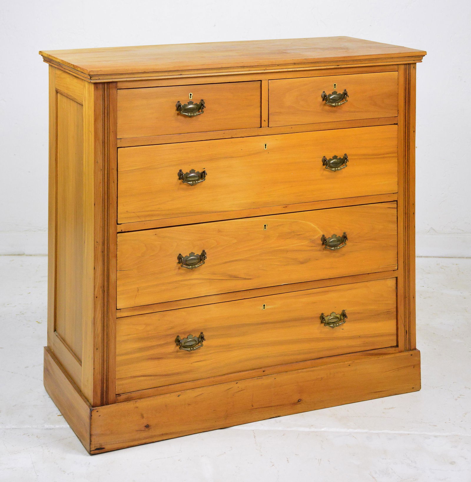 British Pine 5 Drawer Chest (1 of 3)