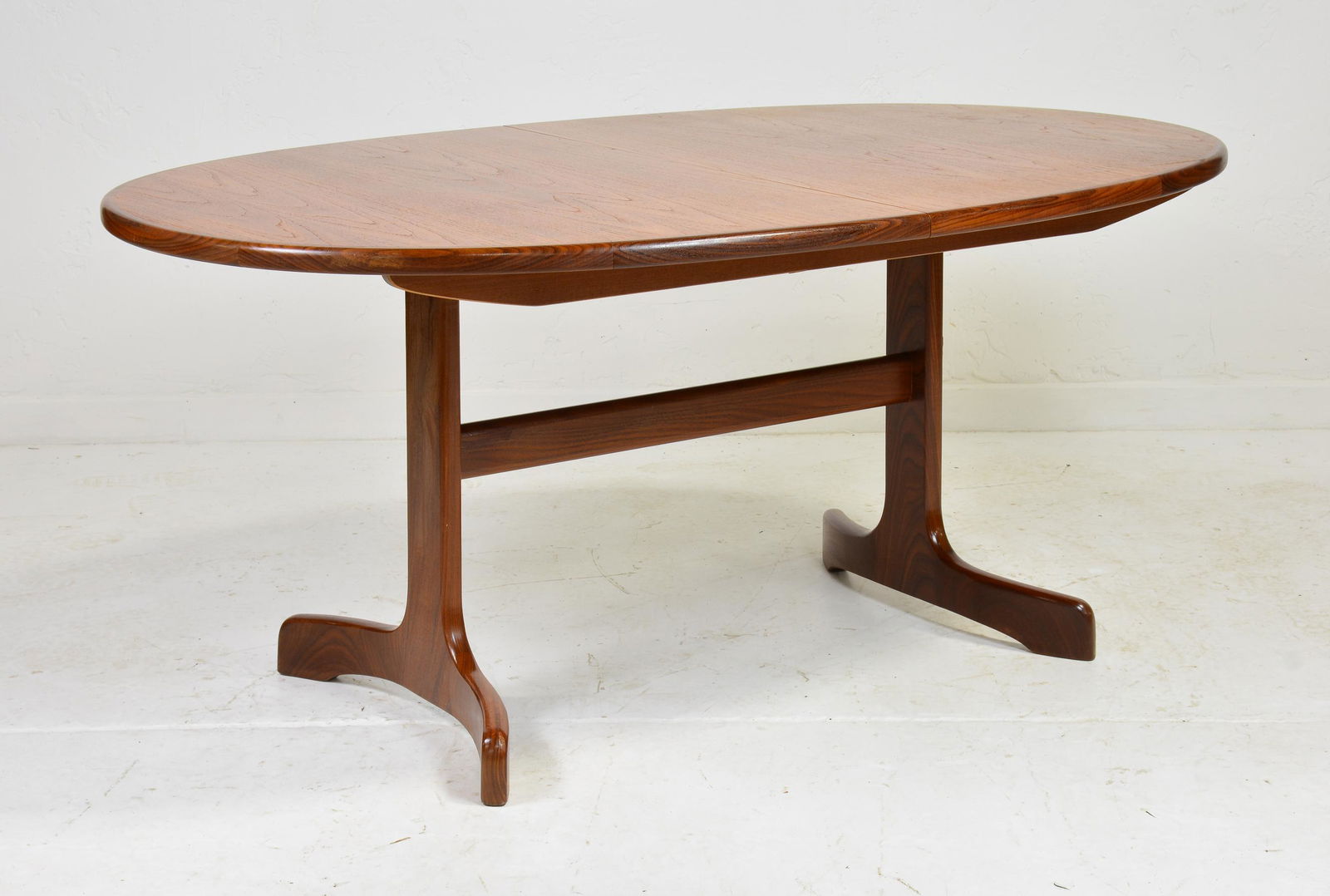 Oval Mid Century Teak Dining Table By G-Plan (1 of 7)