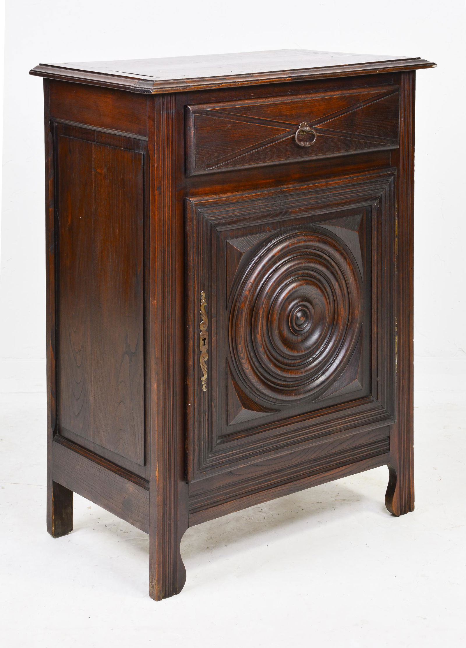 Basque Style Bullseye Jam Cupboard (1 of 4)