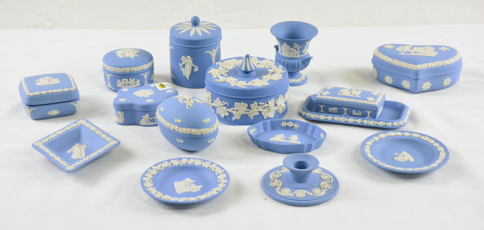 14pcs Assorted Wedgewood Items (1 of 7)
