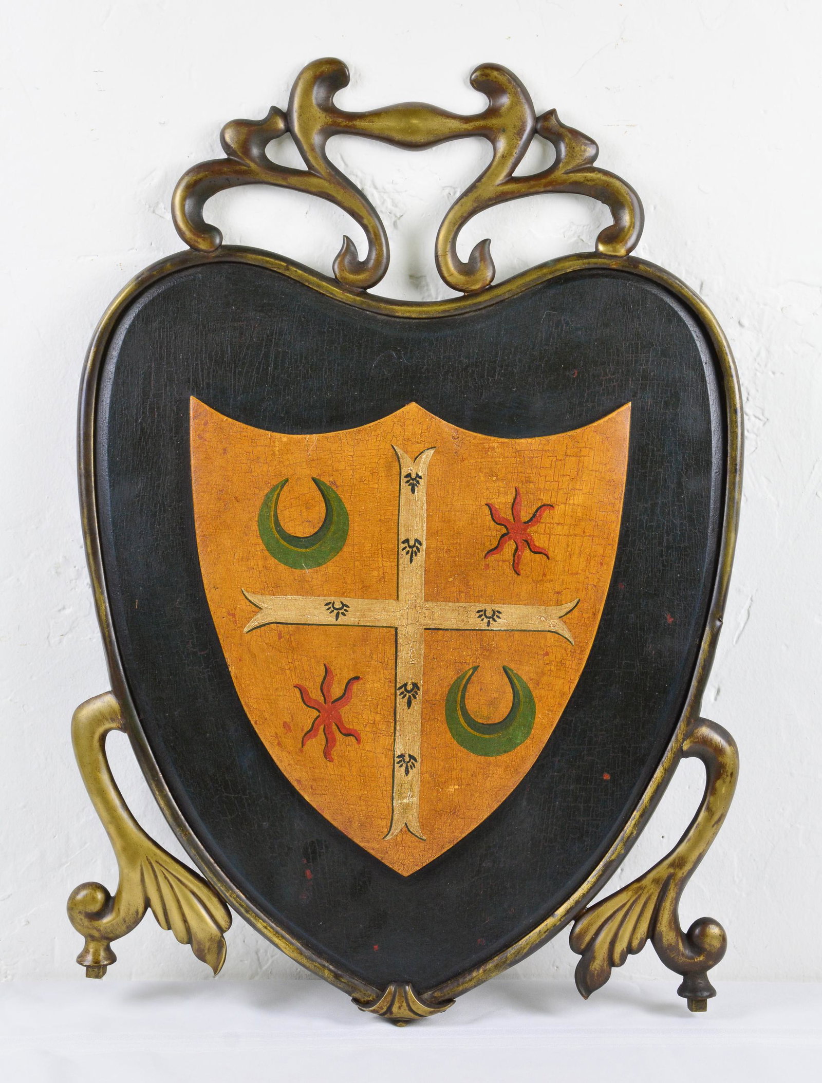 English Wall Mount Shield / Crest (1 of 3)