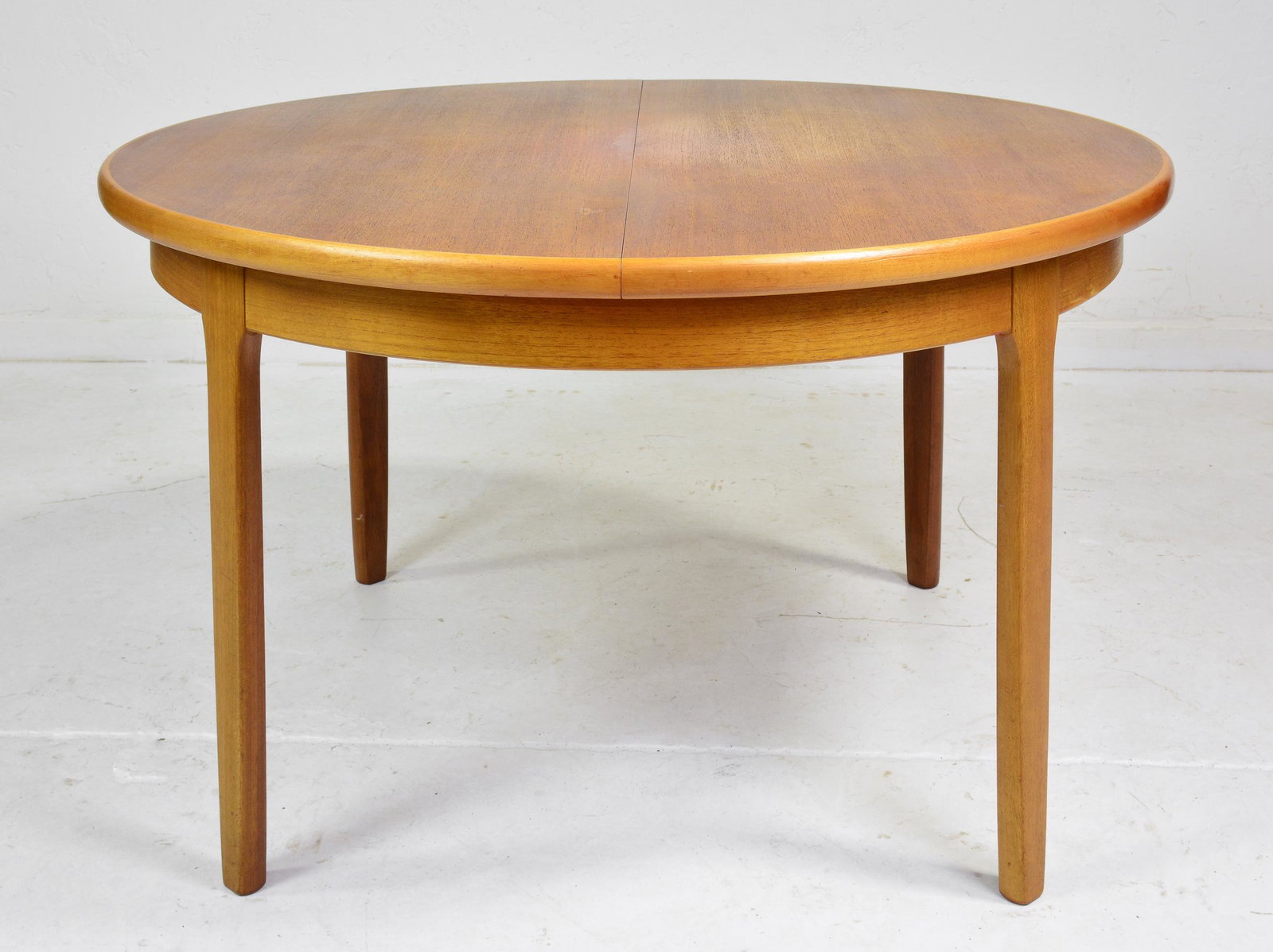 Round Mid Century Table with Pop Up Leaf (1 of 2)