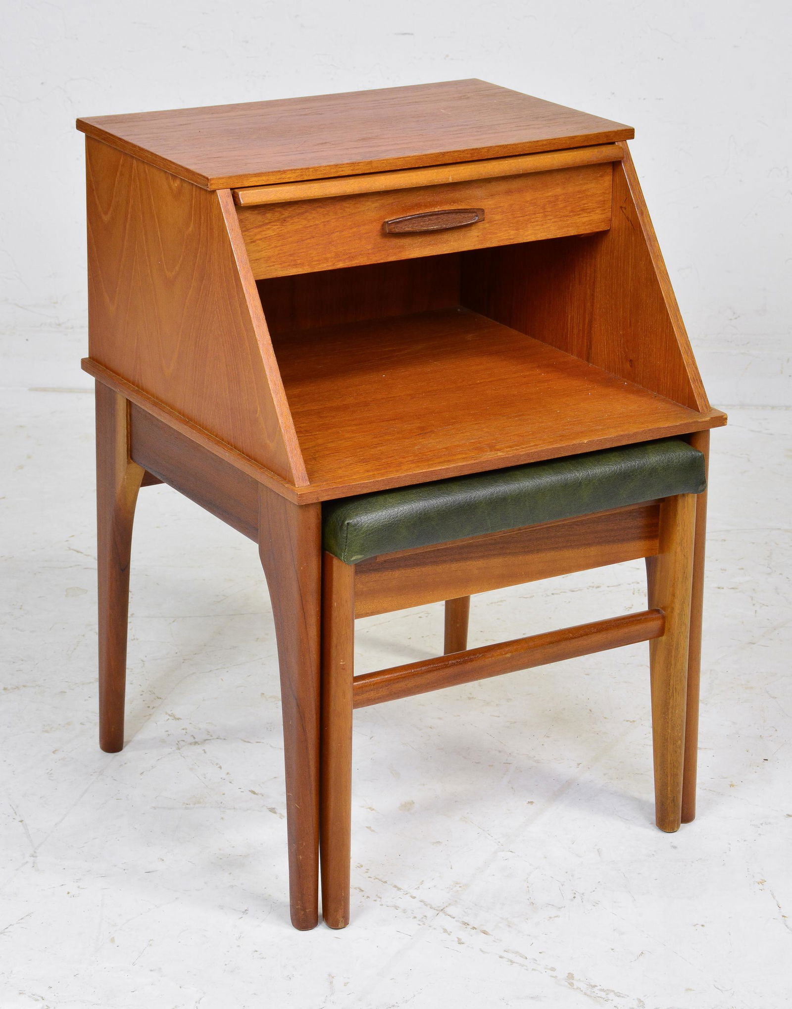 Mid Century Modern Phone Seat by Chippy (1 of 3)