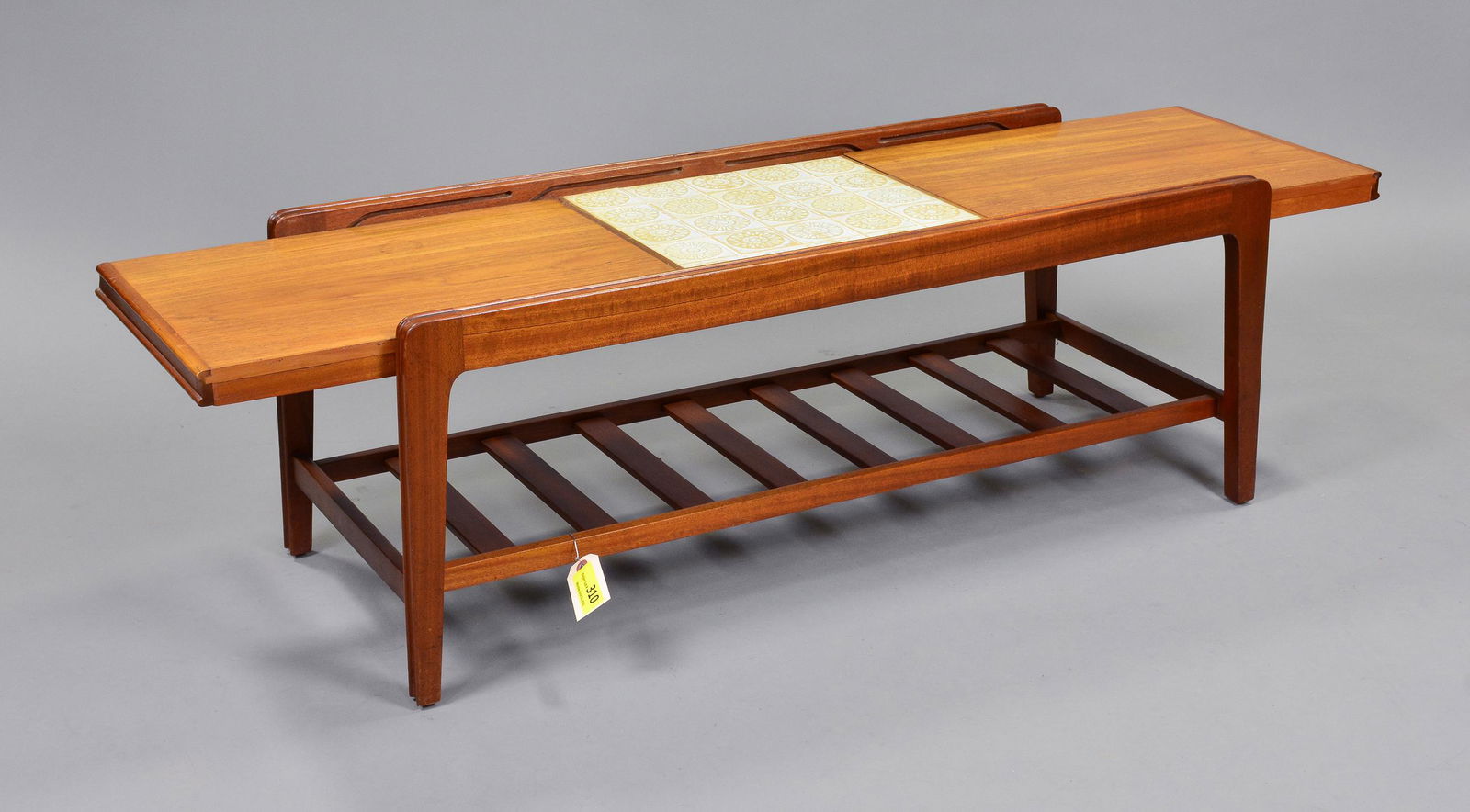 Mid Century Modern Extending Coffee Table (1 of 3)