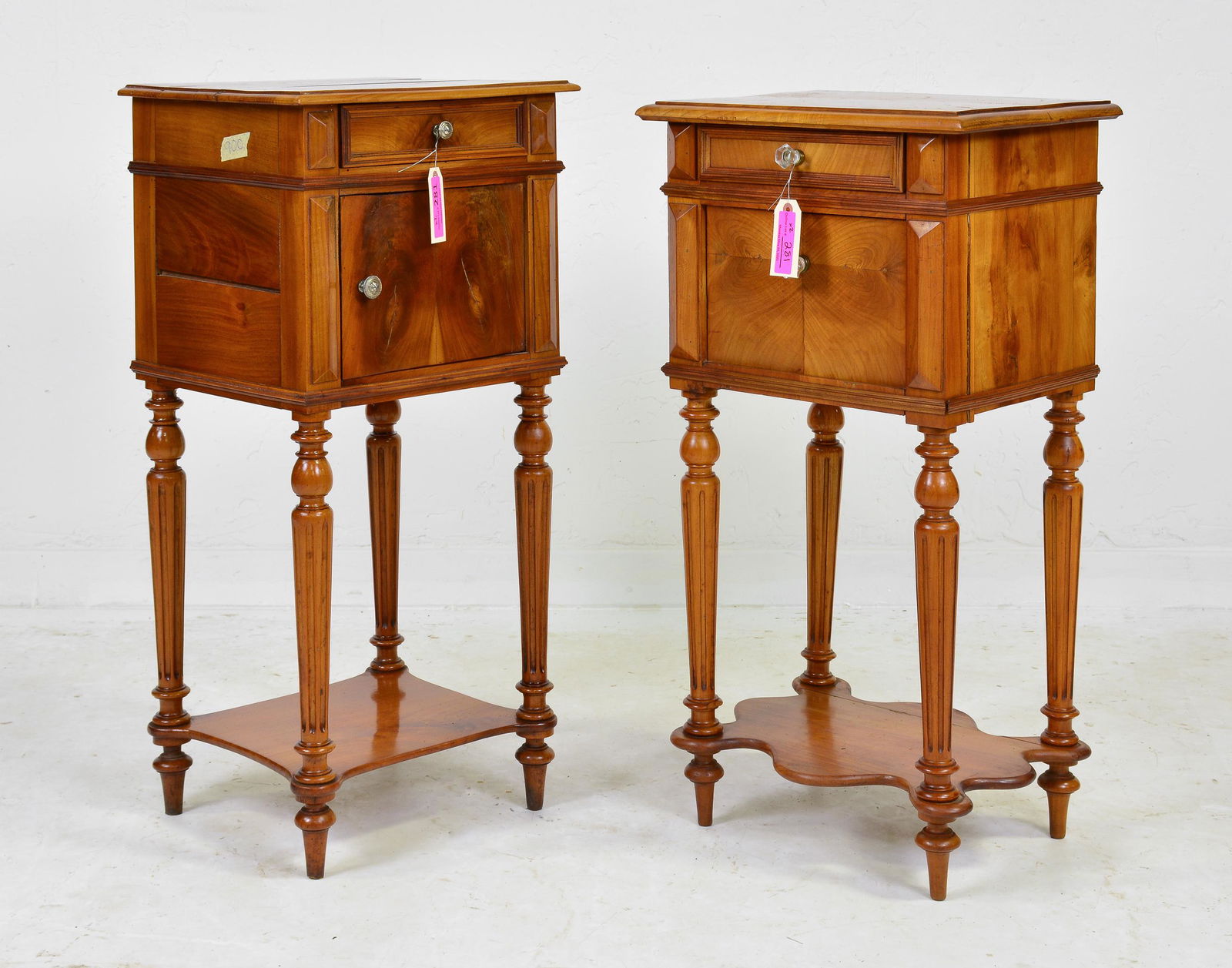 2 Louis XVI Style Nightstands (1 of 4)