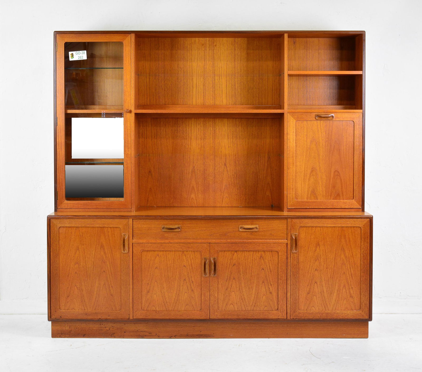 Mid Century Modern Cocktail Cabinet by G-Plan (1 of 6)