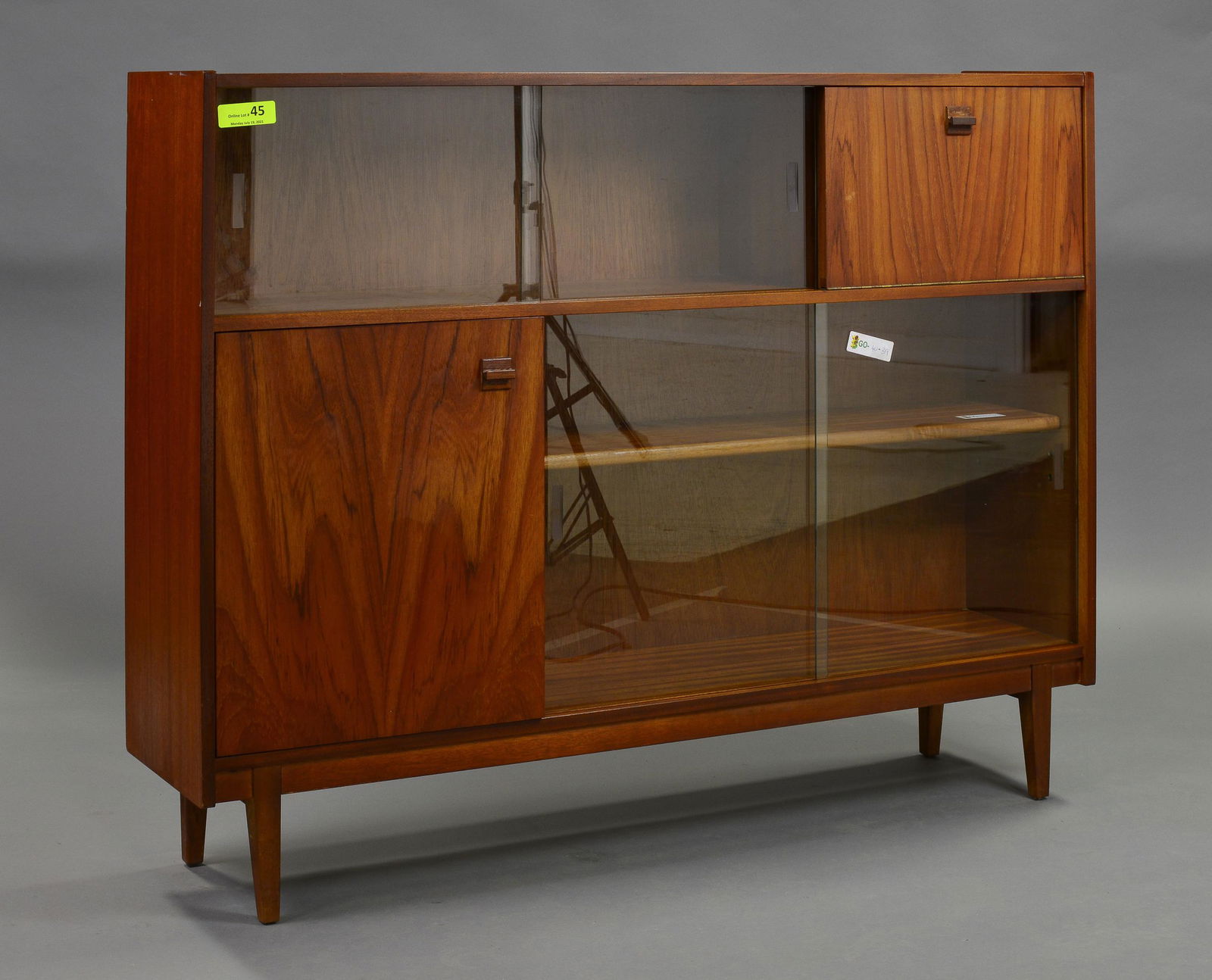 Mid Century Modern Bookcase / Cocktail Cabinet (1 of 2)