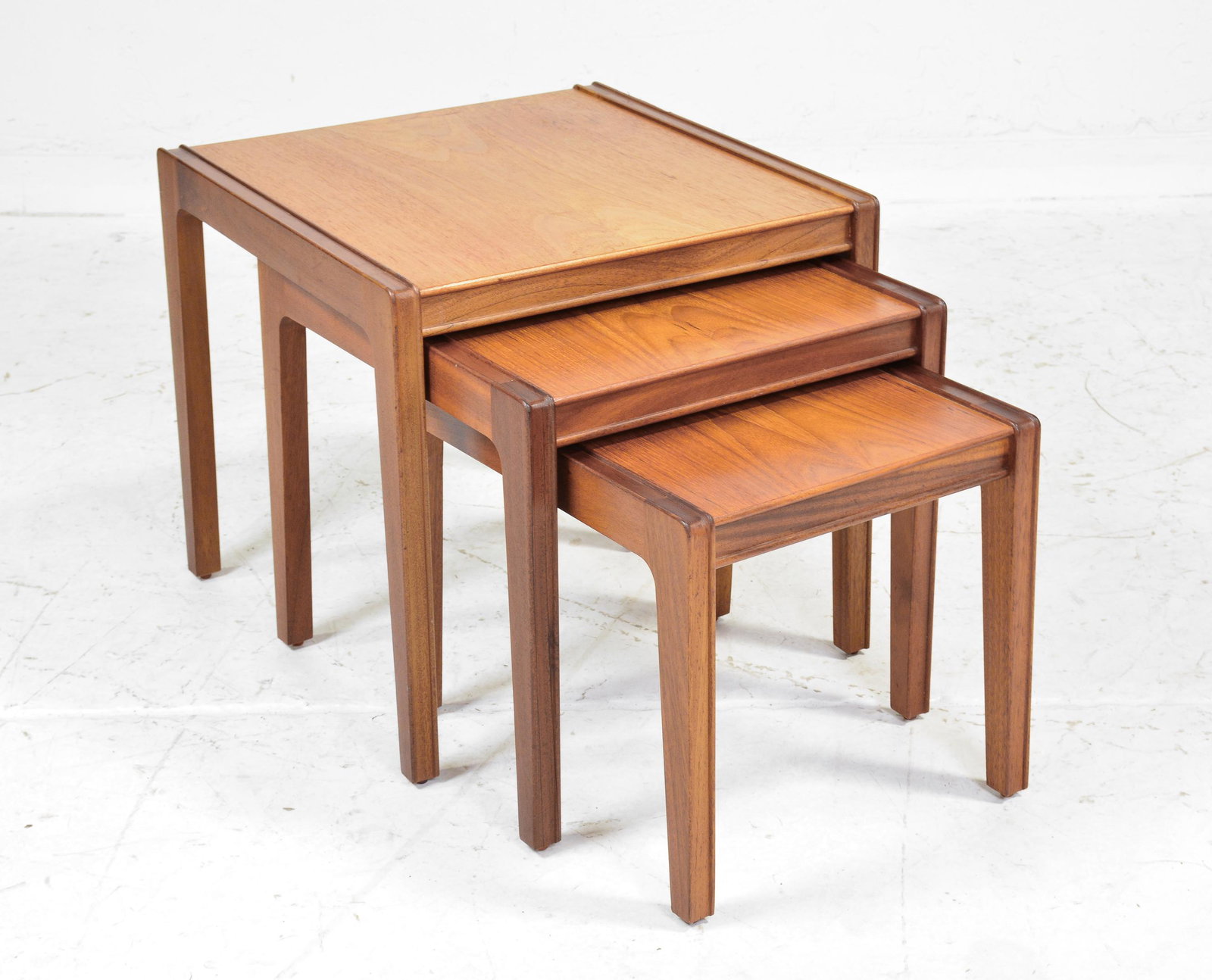 Mid Century Modern Nest of 3 Tables: Danish Modern Style Nest of Tables - 18 in tall x 20 x 200