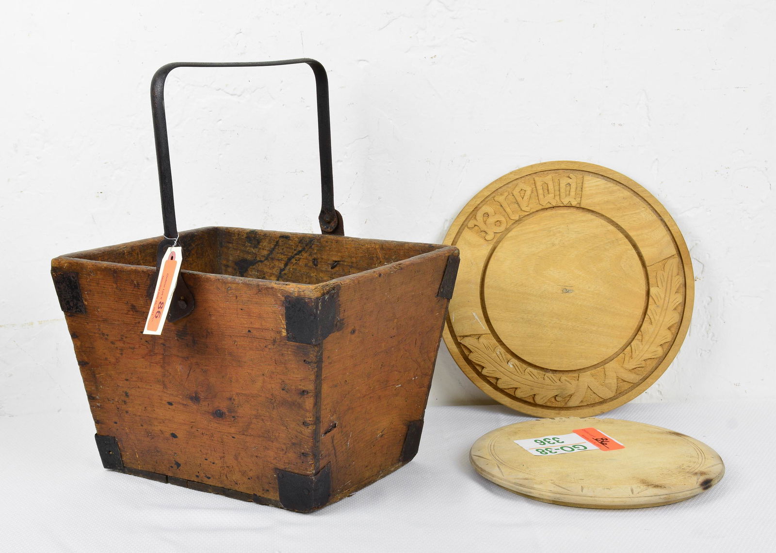 Vintage House Keepers Pale & 2 Bread Boards (1 of 5)