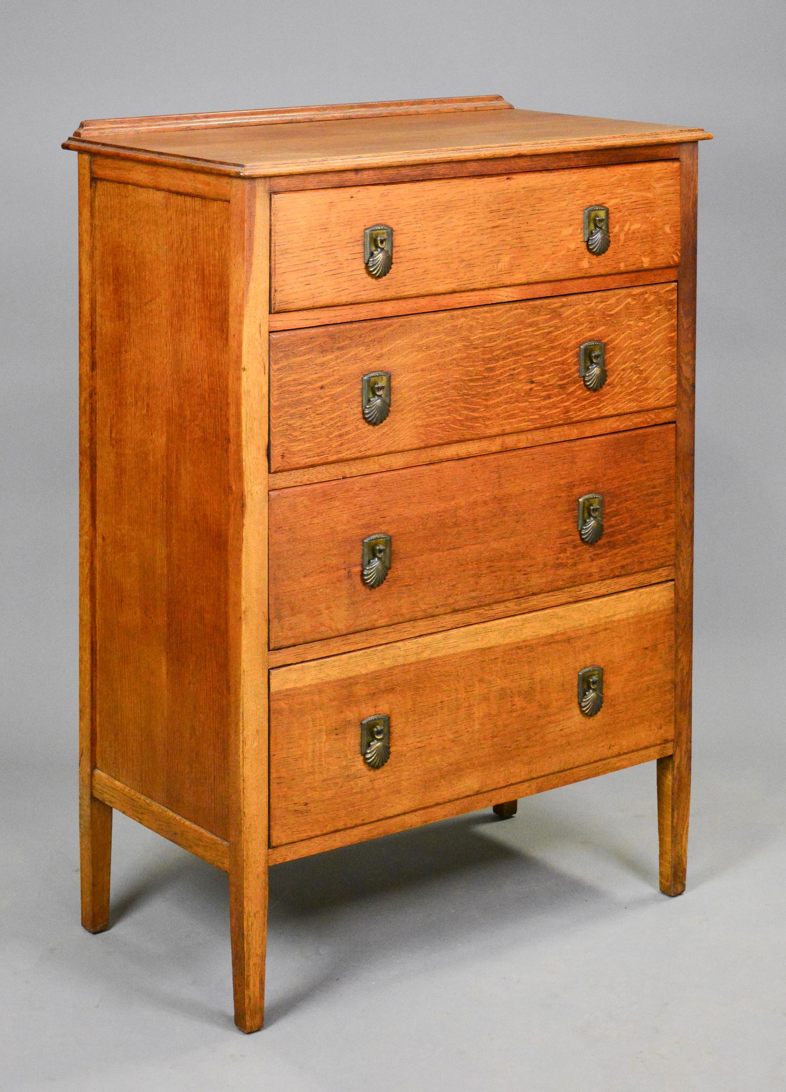 English Oak 4 Drawer Chest (1 of 3)