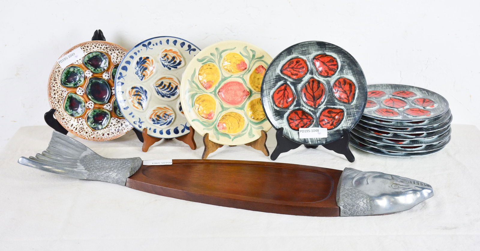 12pcs Assorted Oyster Plates & Fish Carving Tray (1 of 6)