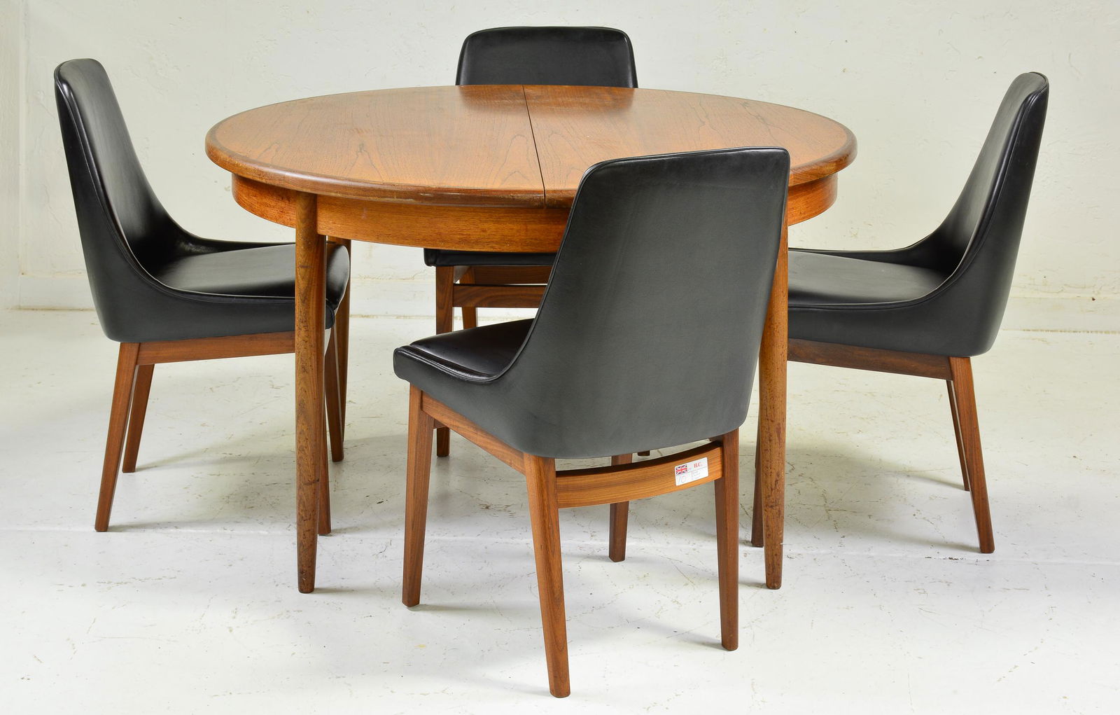 Round Mid Century Dining Table By G-Plan  & 4 Chairs (1 of 5)