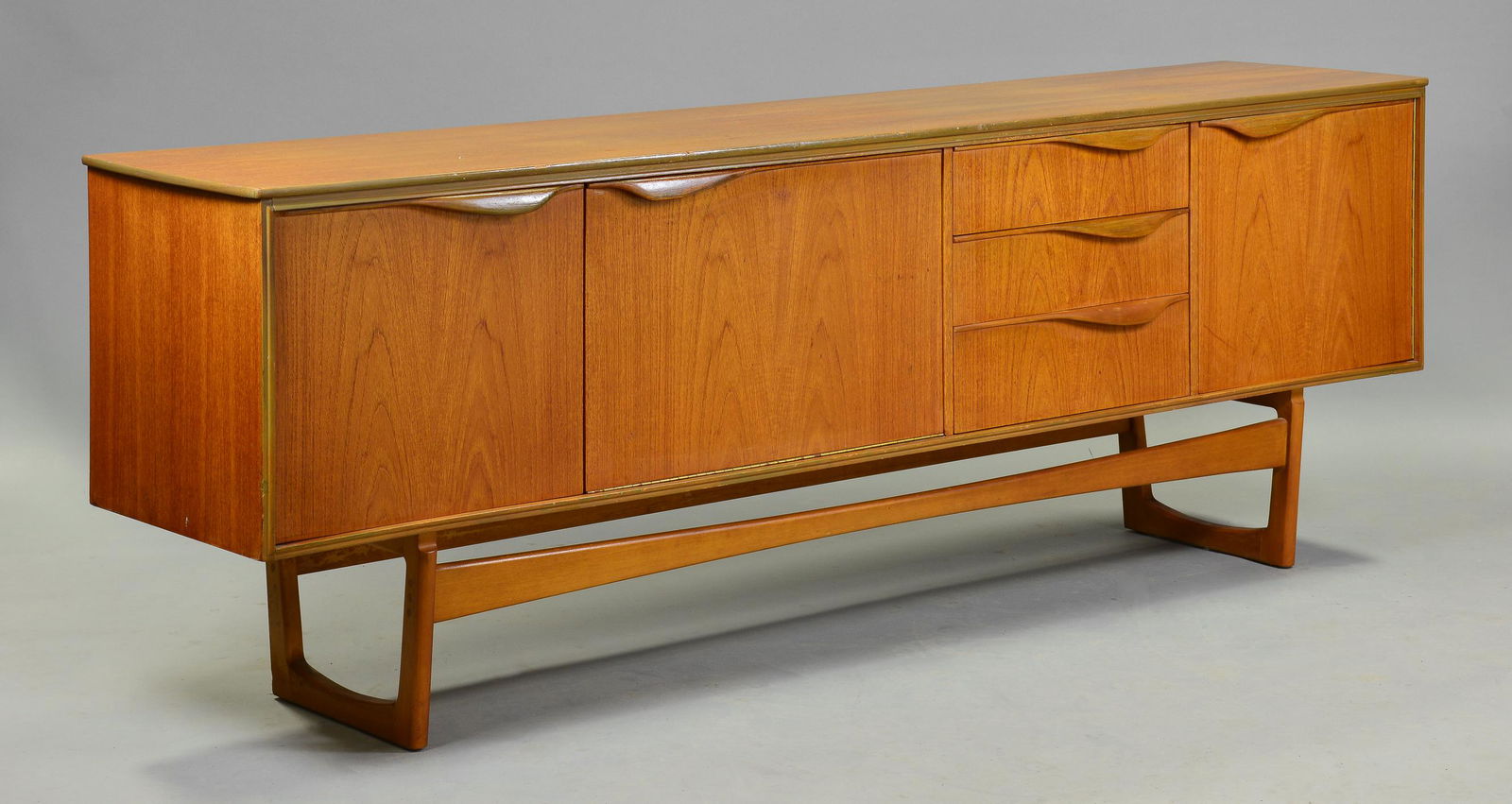 Mid Century Modern Sideboard (1 of 6)