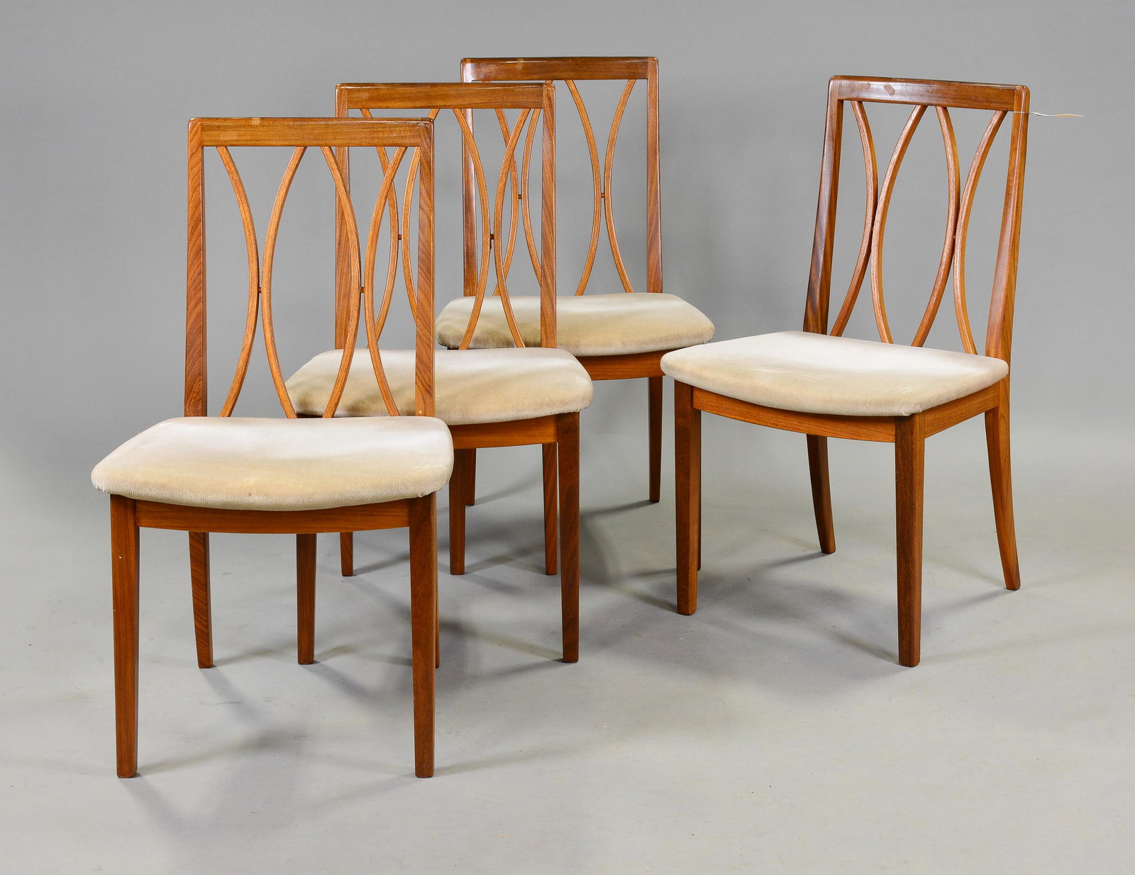 Set of 4 Mid Century Modern G-Plan Chairs (1 of 3)