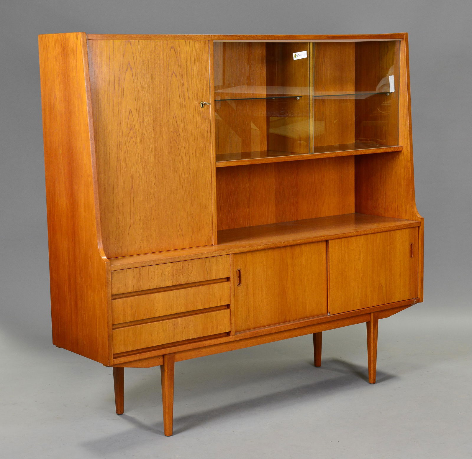 Mid Century Modern Locking Bookcase / Cocktail Cabinet (1 of 6)
