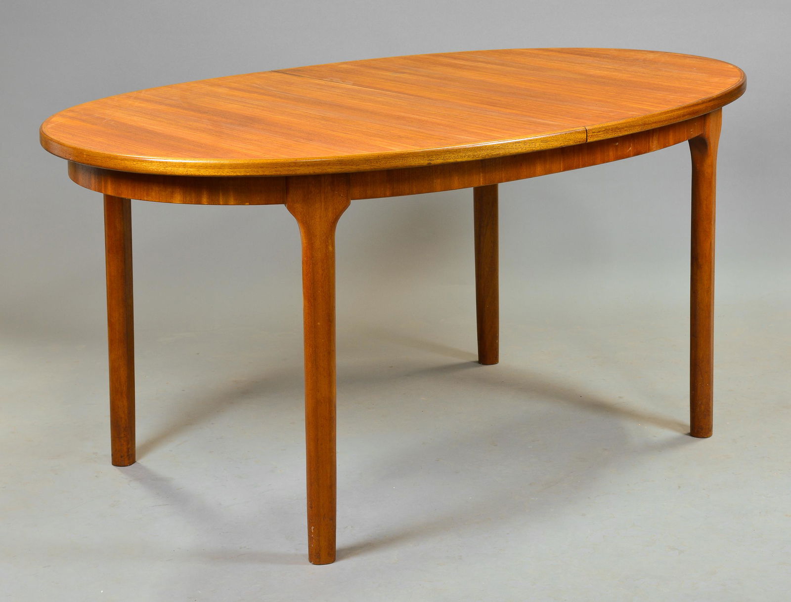 Oval Mid Century Modern Dining Table - McIntosh (1 of 5)