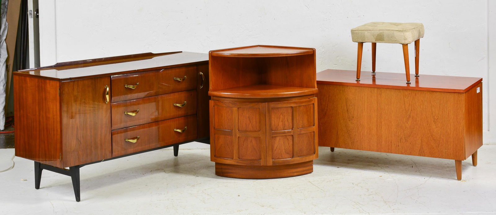 4pcs Mid Century Modern - Corner Cab, Sideboard, Etc. (1 of 9)