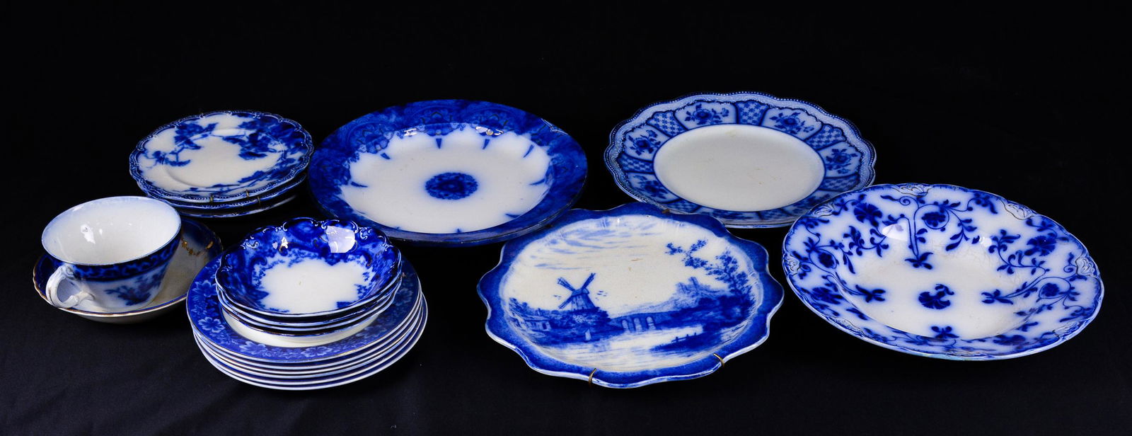19pcs Assorted Blue & White / Flow Blue China (1 of 6)