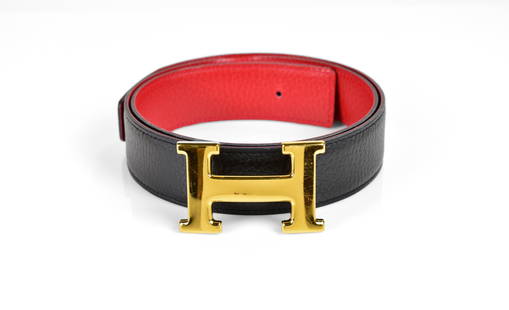 HermŠs H Constance Belt  in  Togo Leather: Genuine Pre-Owned HermŠs H Constance Belt in Red/Black Togo Leather in A condition. Date Code is Stamp Z in Circle (1996) Measurements: Size: 70, Width: 3cm (Length * Height * Width). This lot includ