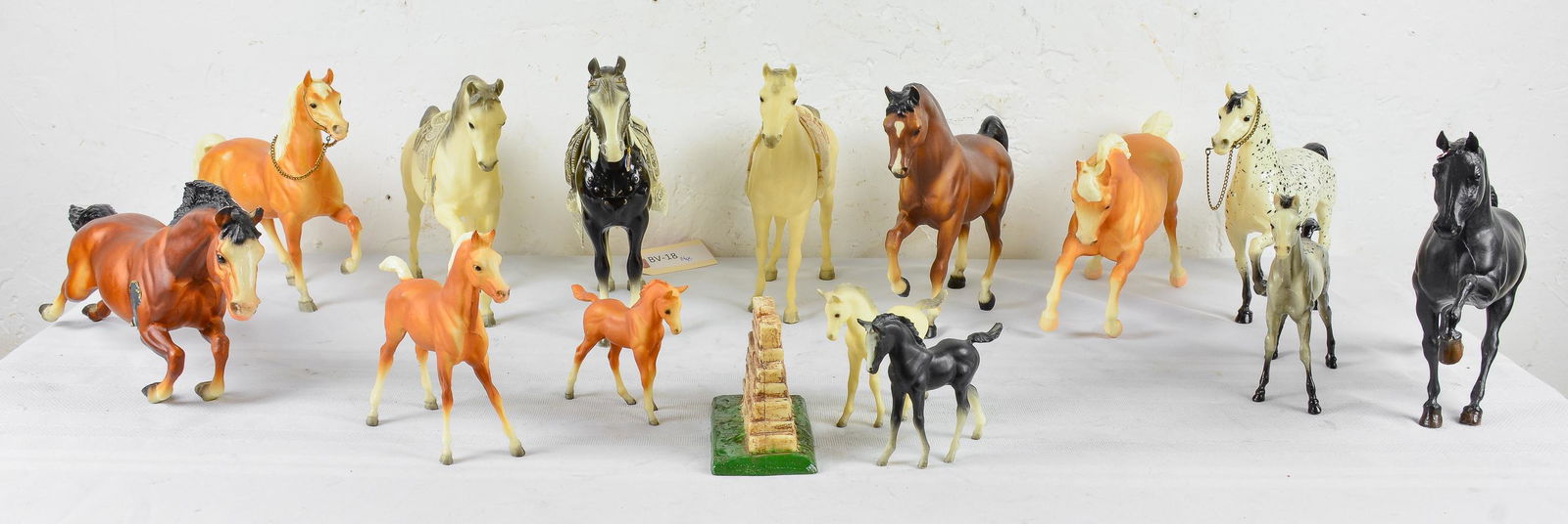 15 pc Collection of Breyer Horse Figures (1 of 5)