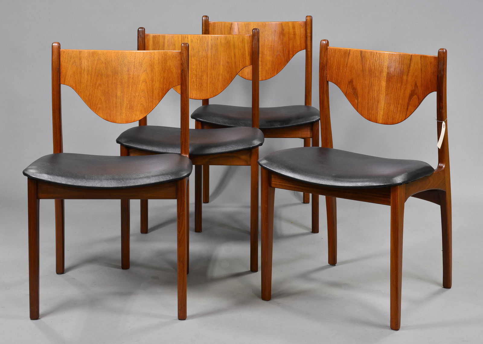 4 Mid Century Modern Dining Charis With Black Seats (1 of 4)