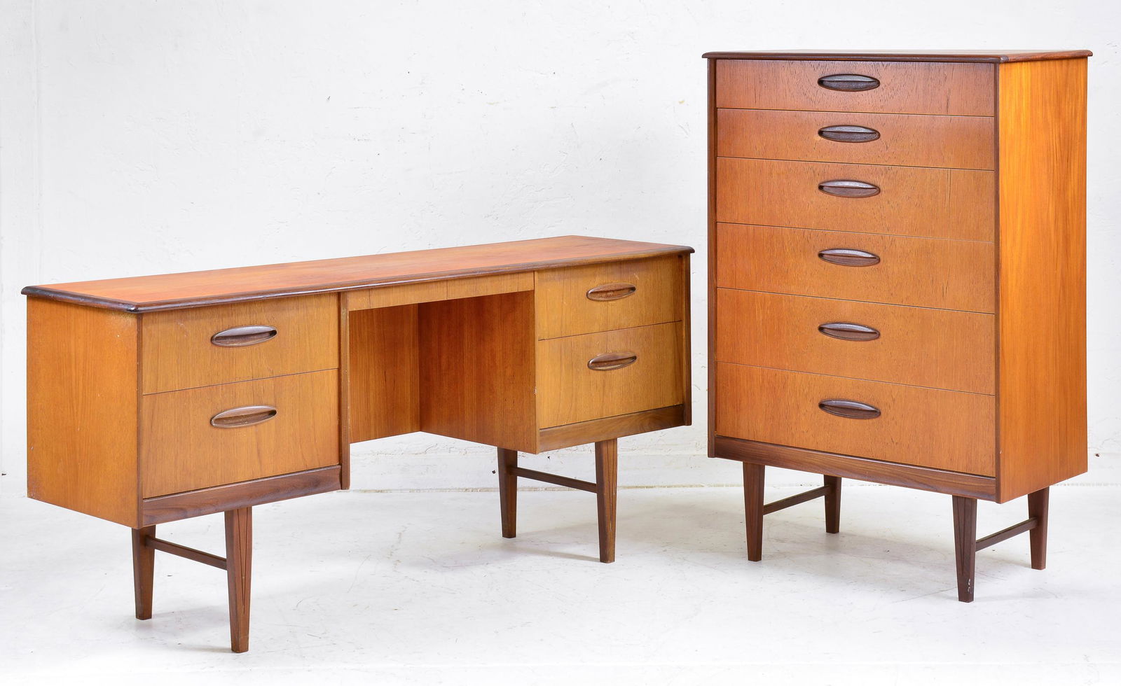 Mid Century Modern Chest & Dresser / Desk (1 of 7)