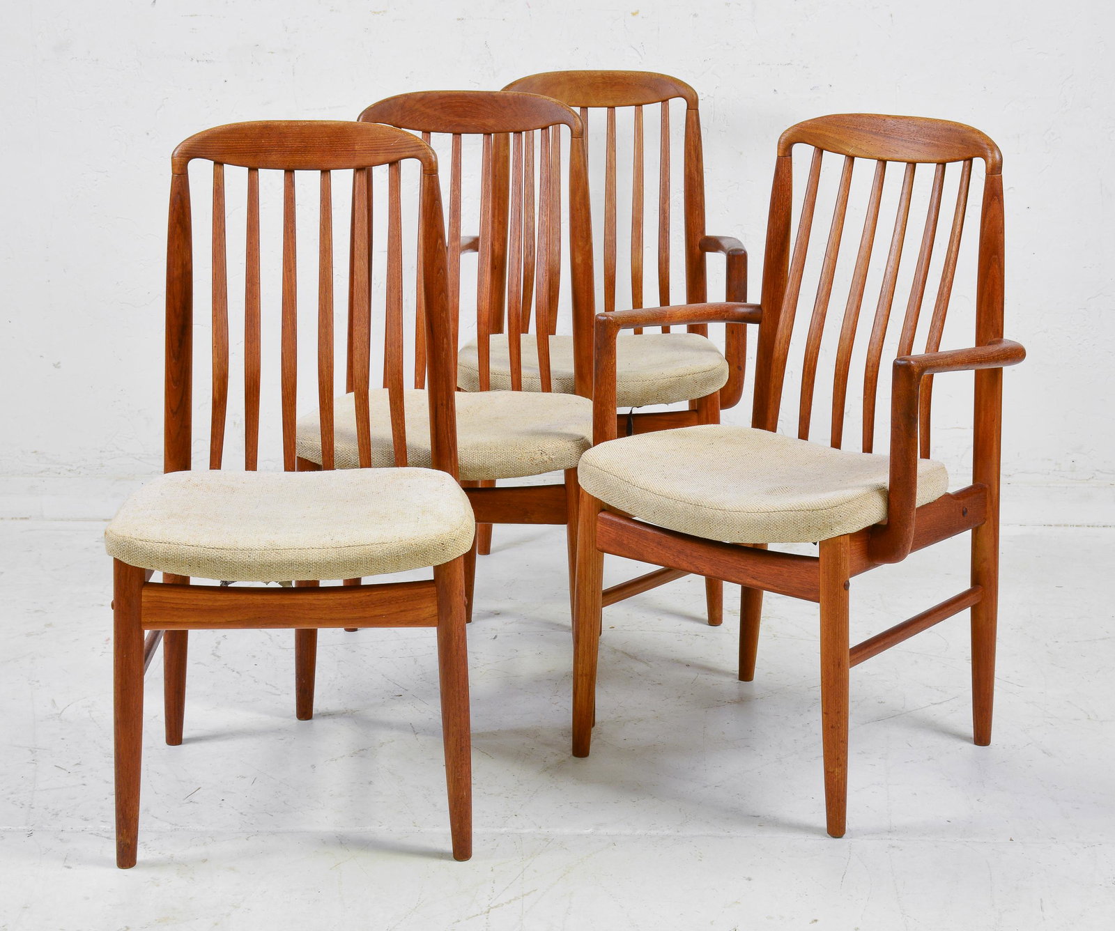 4 Danish Modern Style Dining Chairs - Benny Linden: Mid Century Modern Dining Chairs by Benny Linden - 37 in tall x 19 x 21