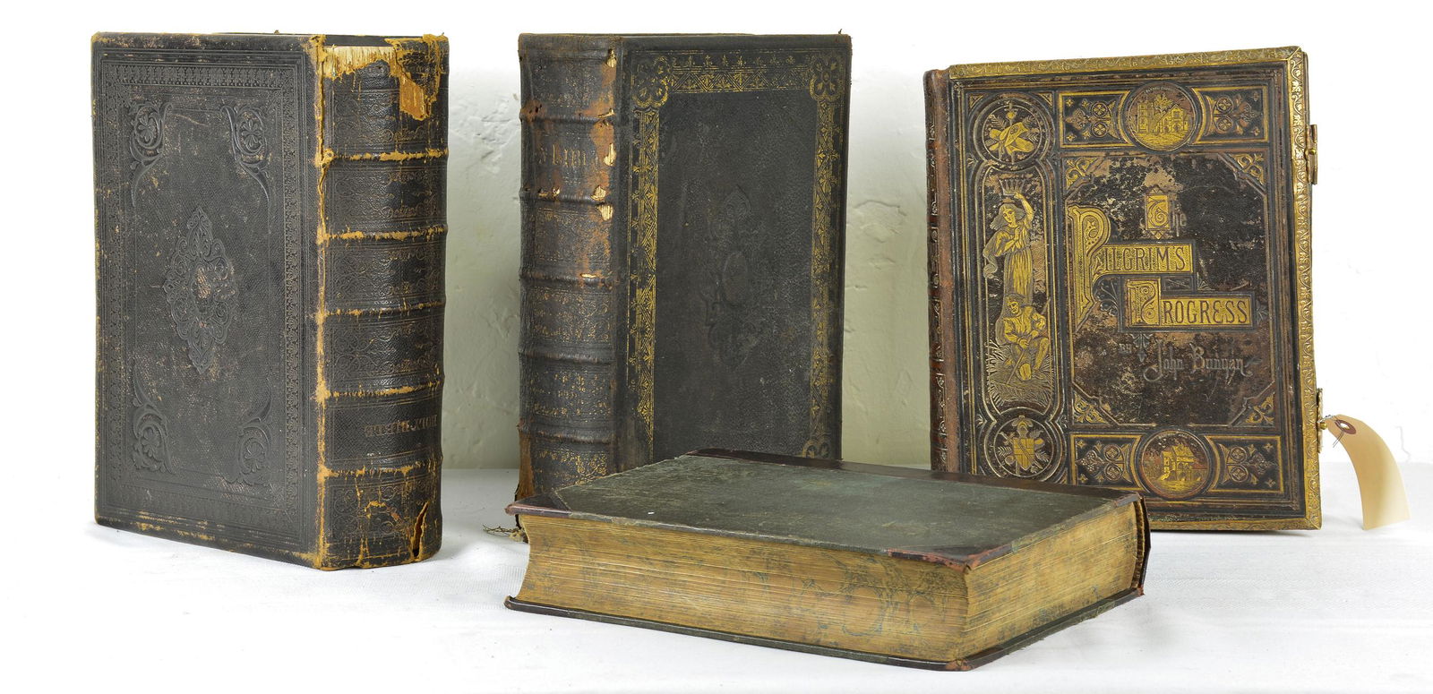 "A Pilgrims Progress", "The Life of Christ" & 2 Bibles (1 of 6)