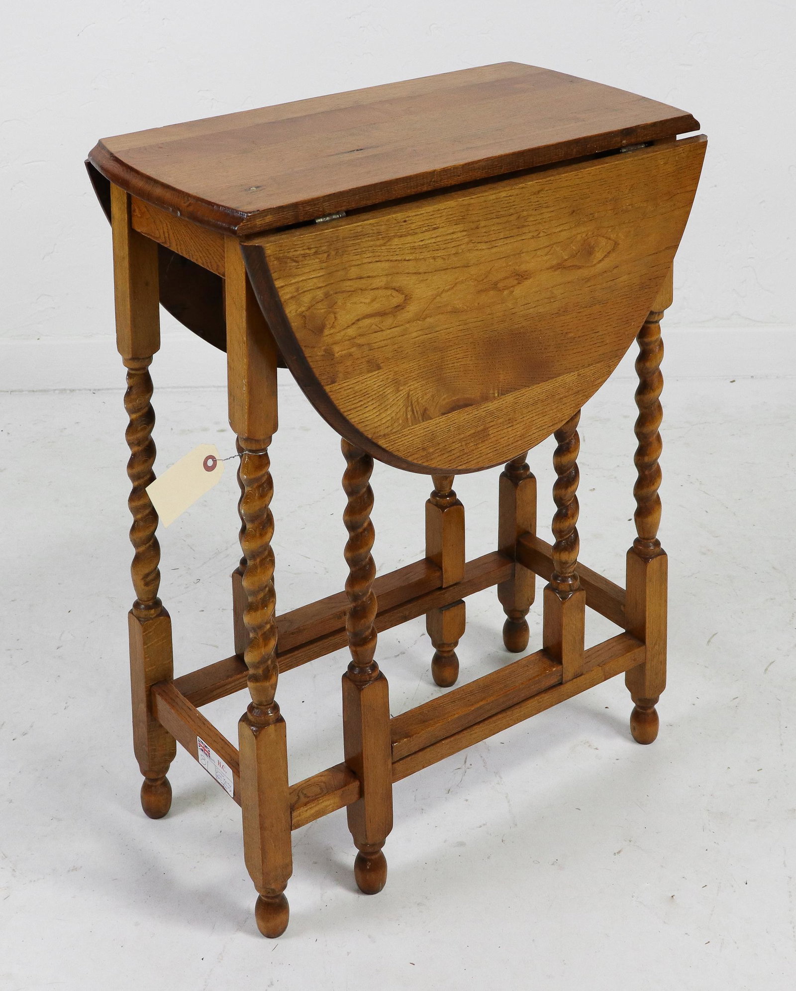 British Small Light Oak Barley Twist Drop Leaf Table (1 of 4)