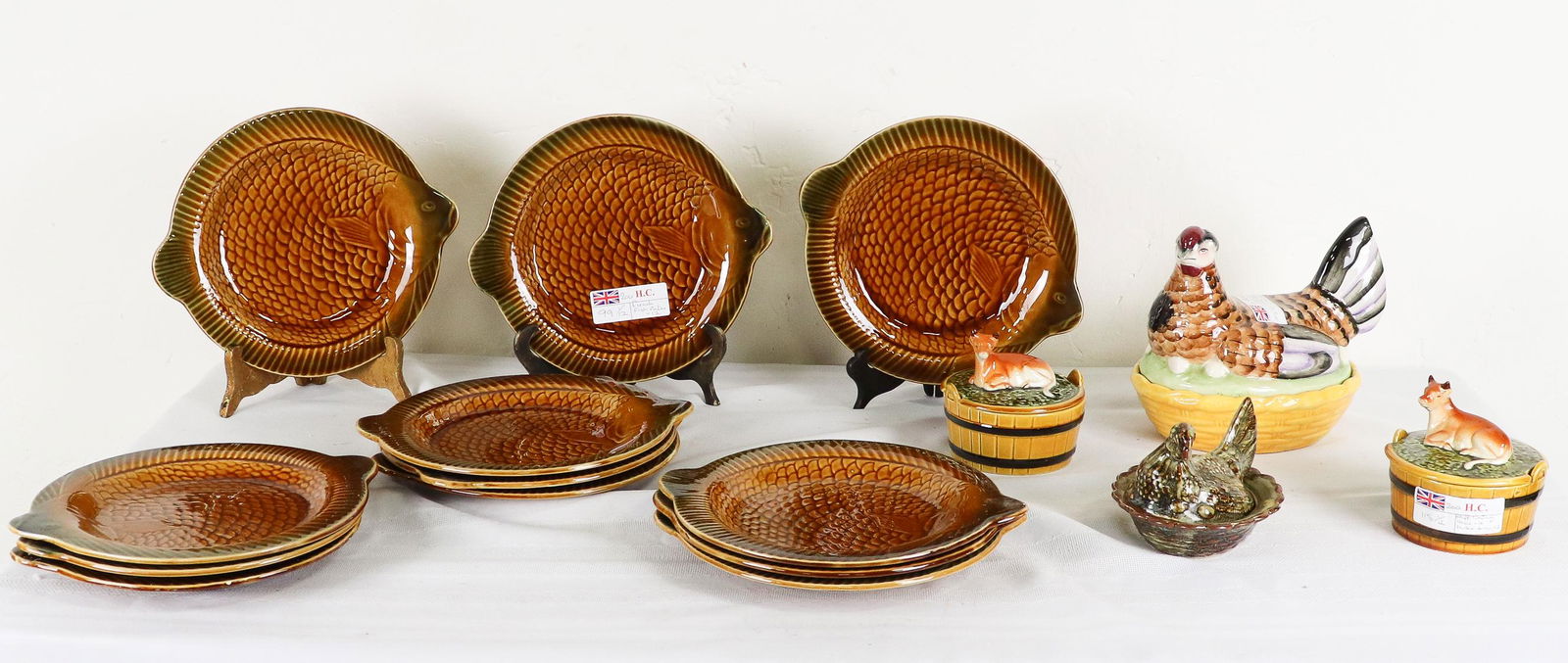 16pcs - Brown Fish Plates, Nesting Hen Dishes, Etc. (1 of 5)