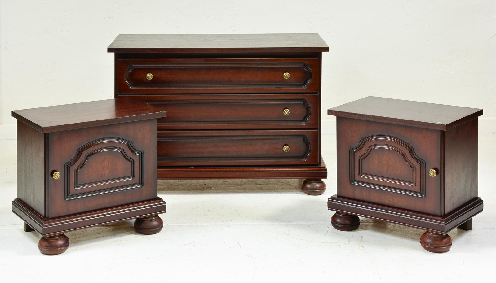 3 Drawer Chest & 2 Nightstands: 3 Drawer Chest & 2 Nightstands - Chest is 28 in tall x 40 x 20, Nightstands are 20 in tall x 21 x 14