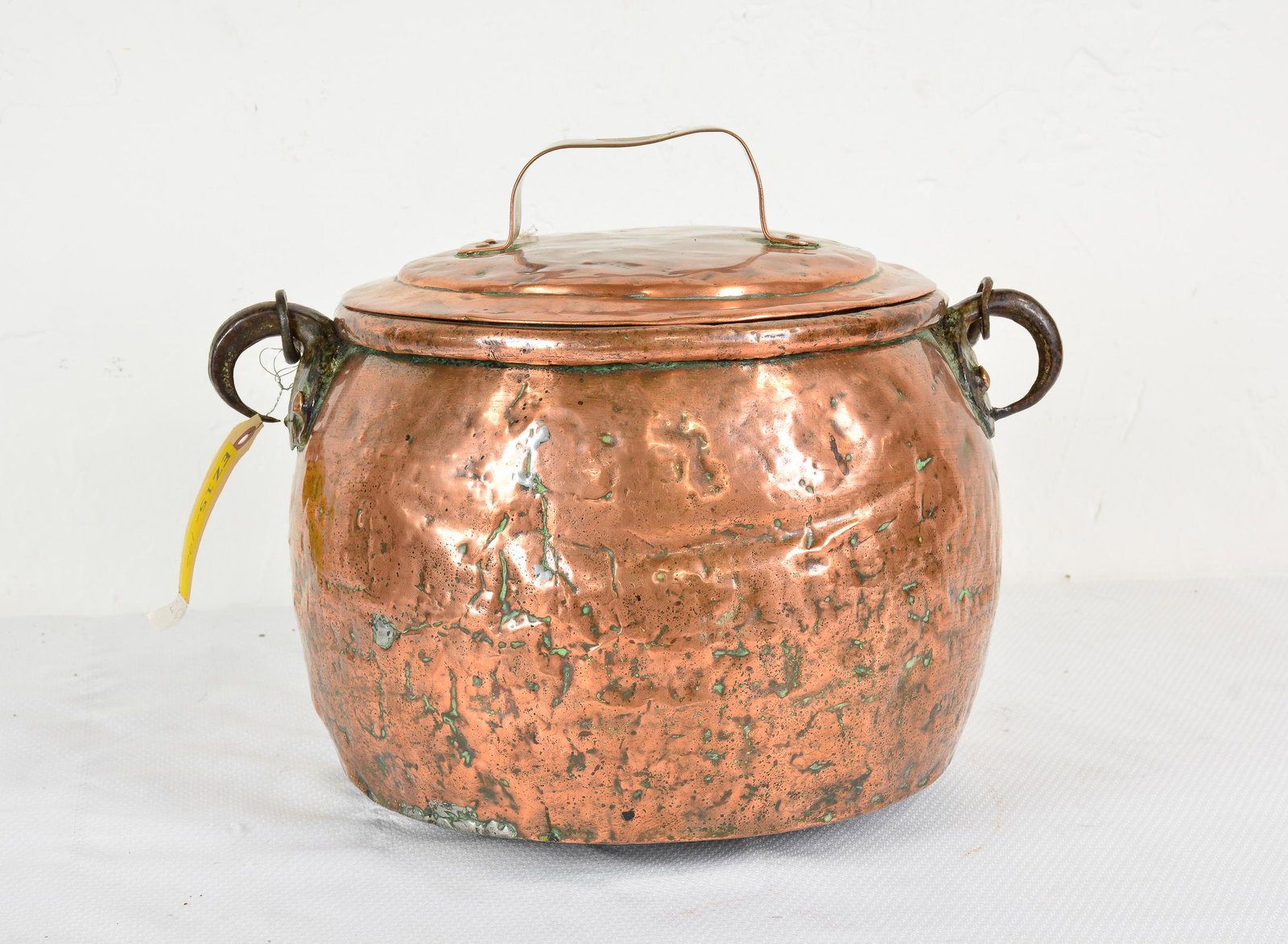 Copper Cauldron with Lid (1 of 3)