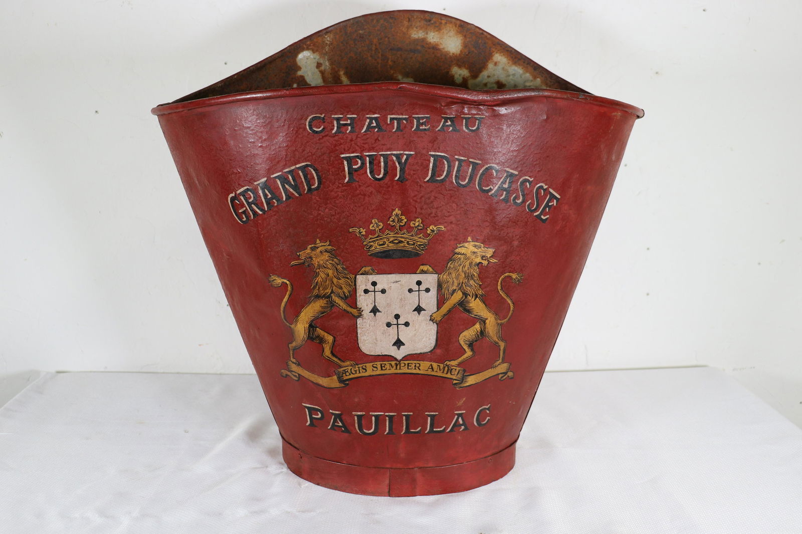Red Painted Grape Hod - Grand Puy Ducasse (1 of 4)