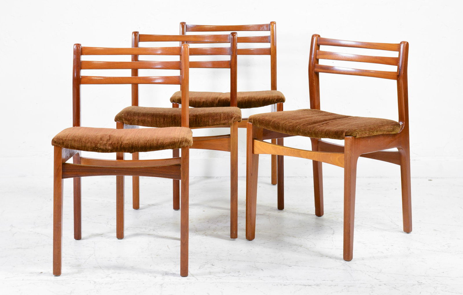 4 mid century modern chairs (1 of 3)