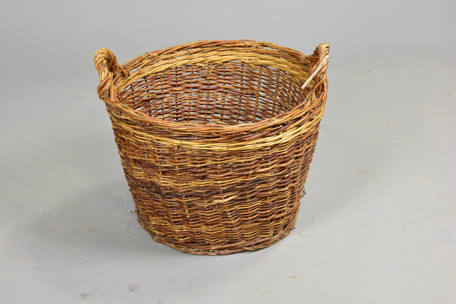 European Round Wicker Basket (1 of 3)
