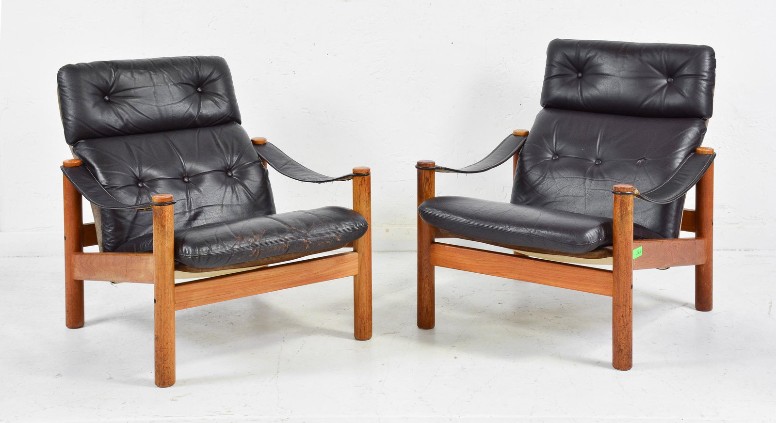2 Danish Modern Lounge Chairs (1 of 5)