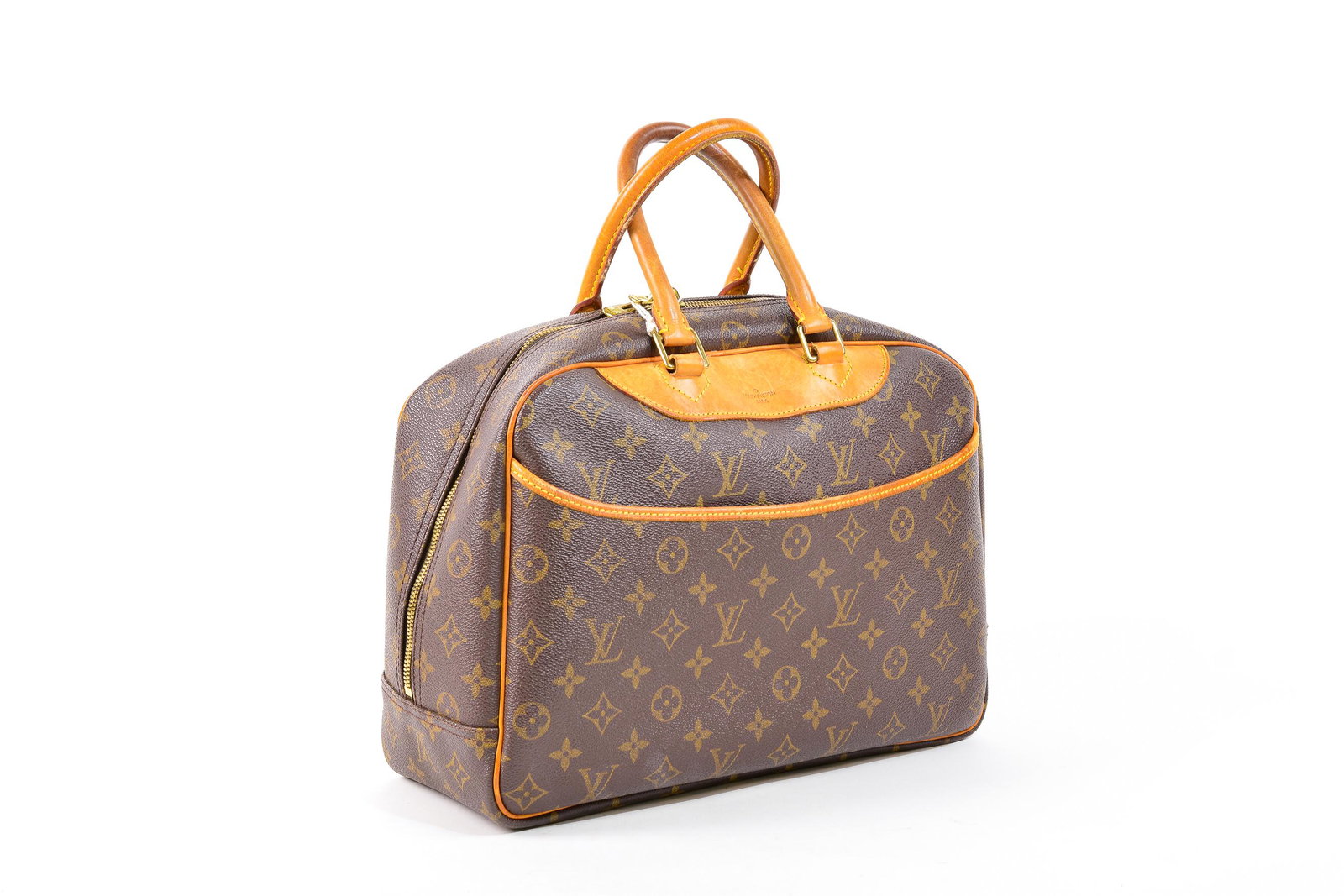 Louis Vuitton Deauville in Vachetta Monogram Canvas: Genuine Pre-Owned Louis Vuitton Deauville in Brown Monogram Canvas in AB condition. Date Code is MB0092 (September 2002) This lot includes the following accessories: Luggage Tag, Dustbag. Measurements