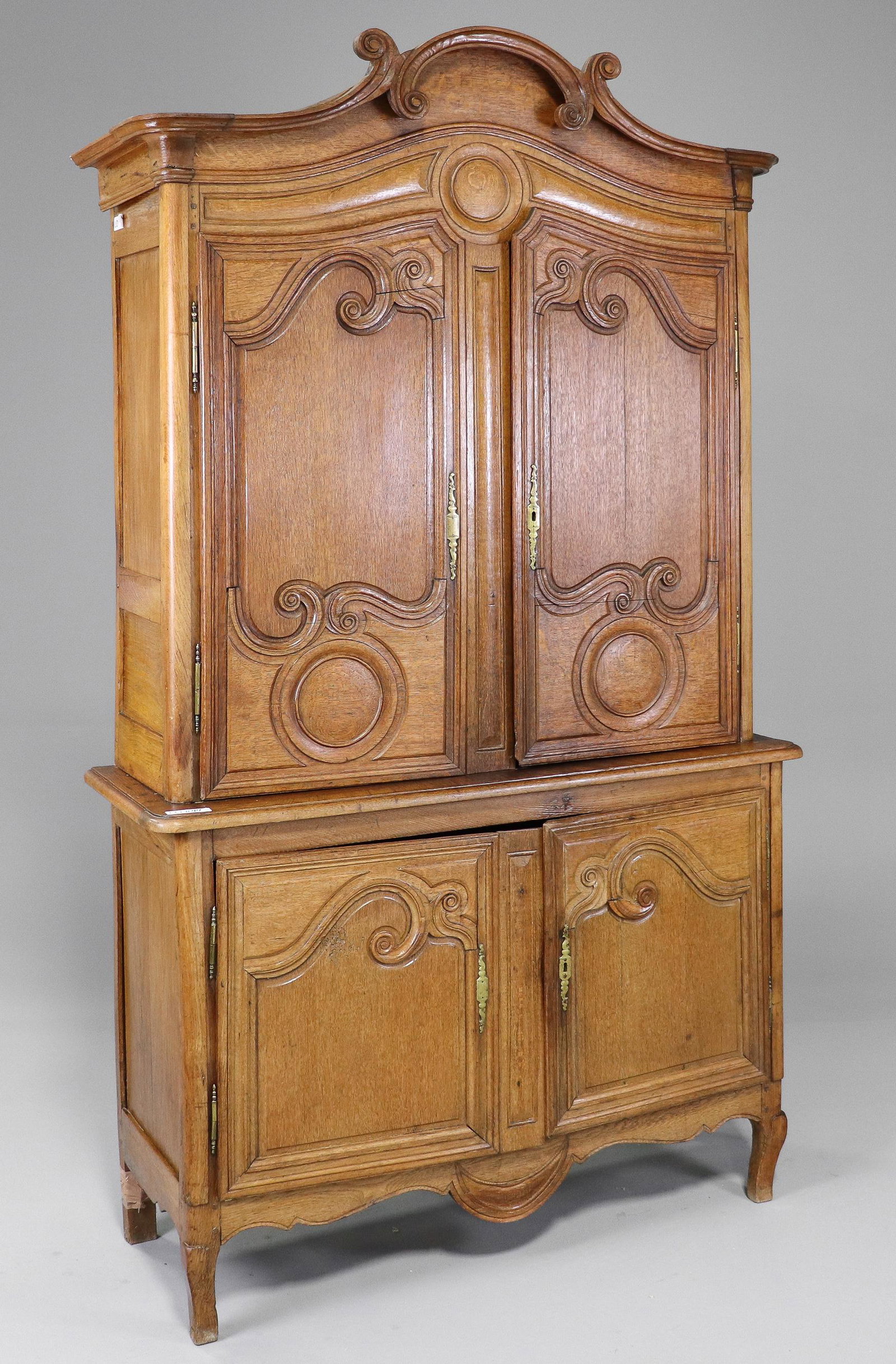 French 19th Century Oak Buffet De Corps (1 of 15)