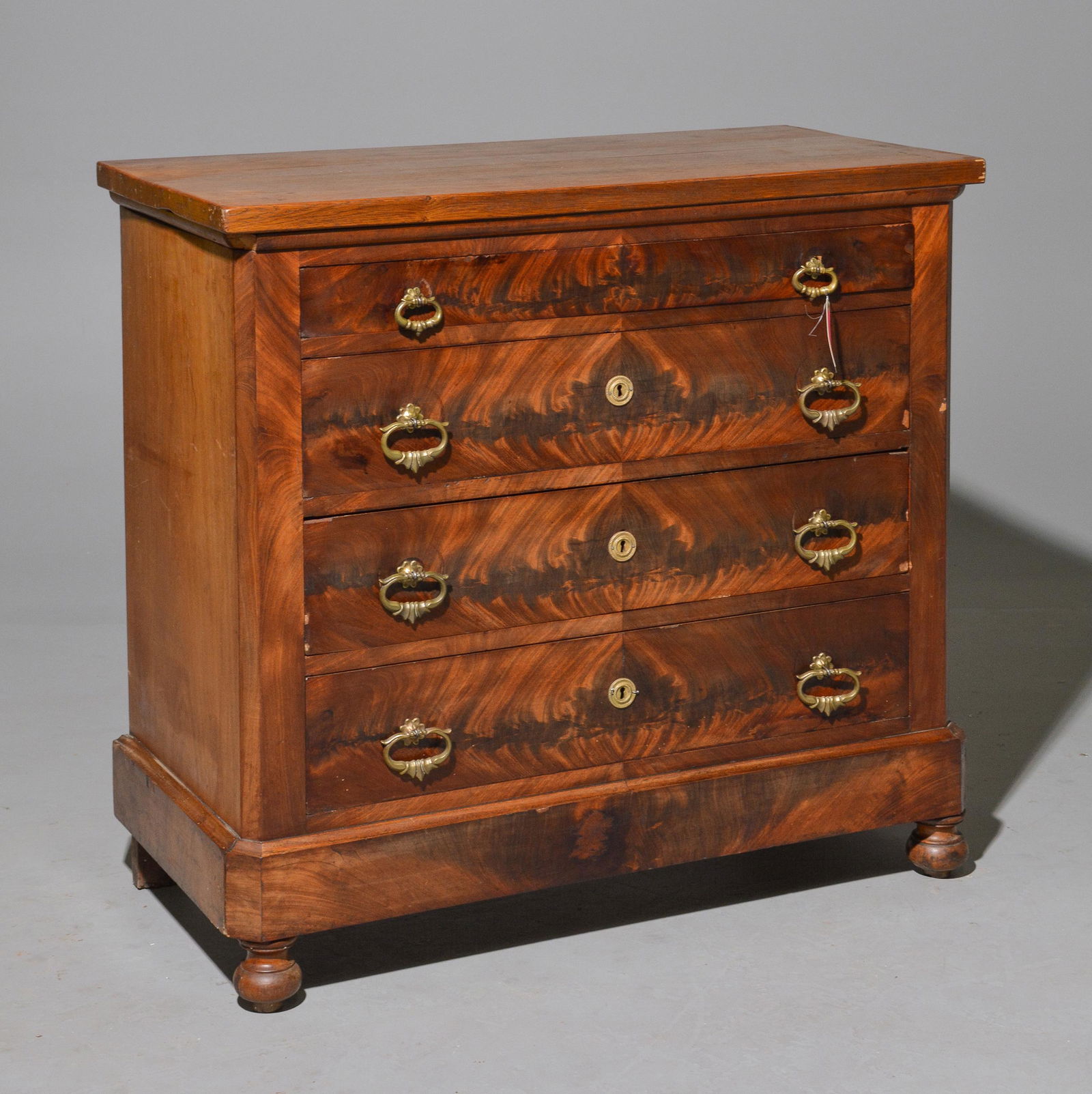 Mahogany 4 Drawer Chest (1 of 7)