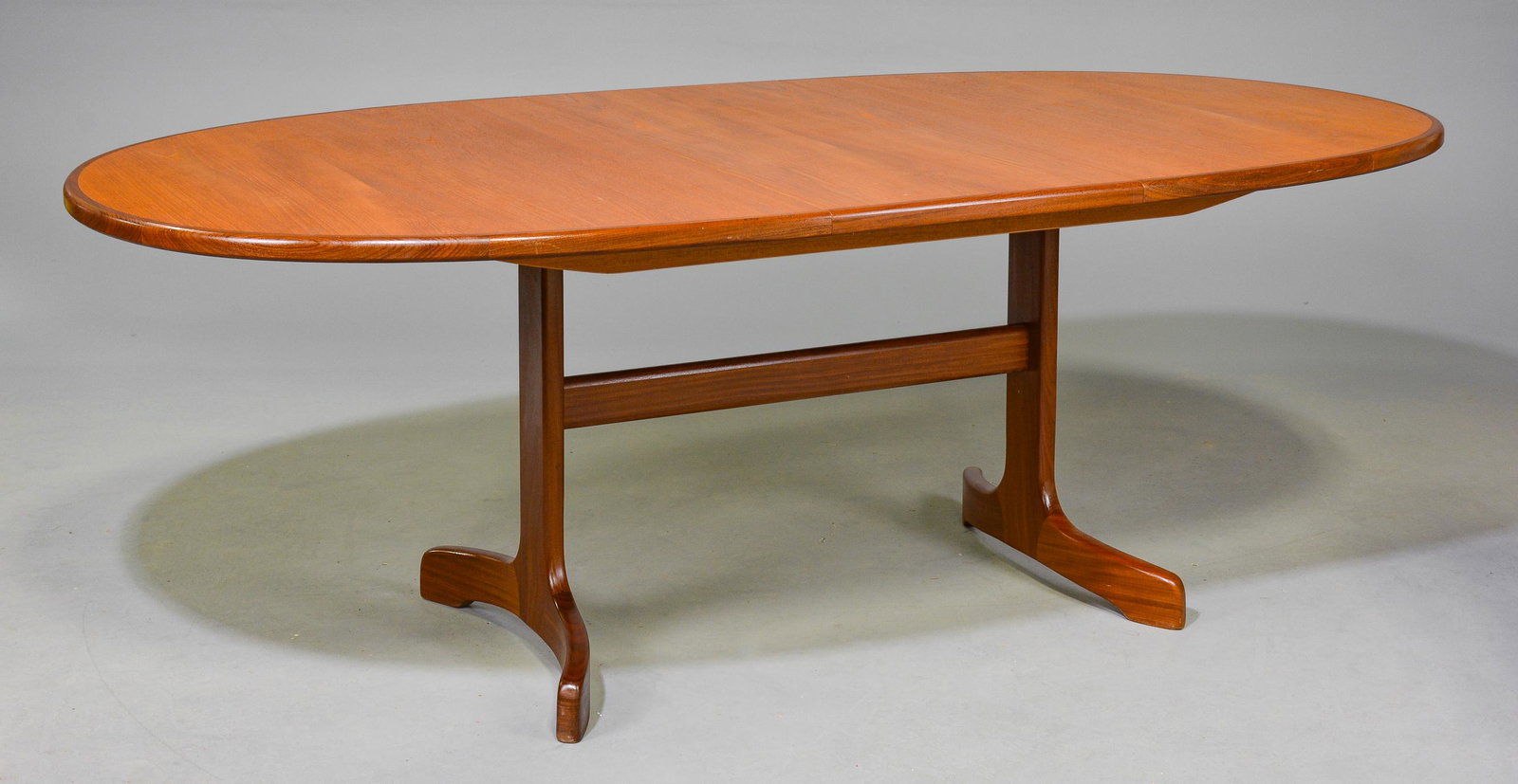Oval Mid Century Modern Gplan Dining Table (1 of 4)